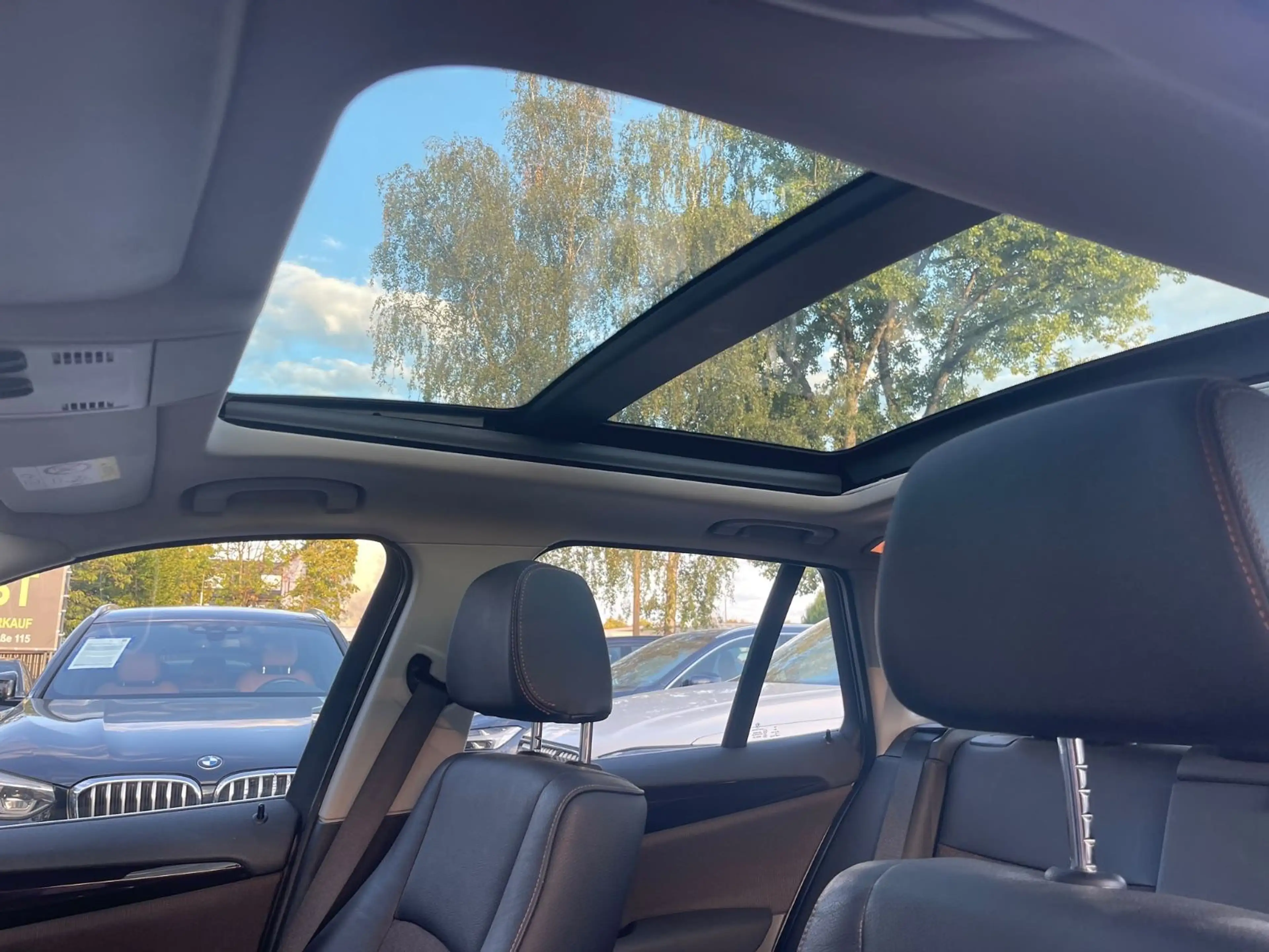 BMW X1 sDrive 20 i — photo 11