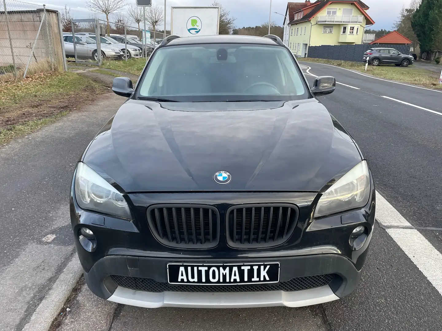 BMW X1 sDrive18i Aut. Schwarz - 2
