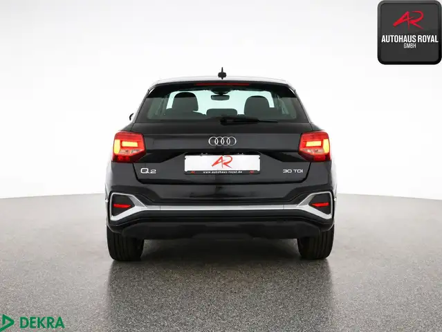 Audi Q2 view 4