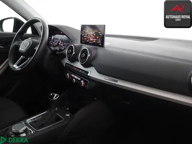 Audi Q2 view 10