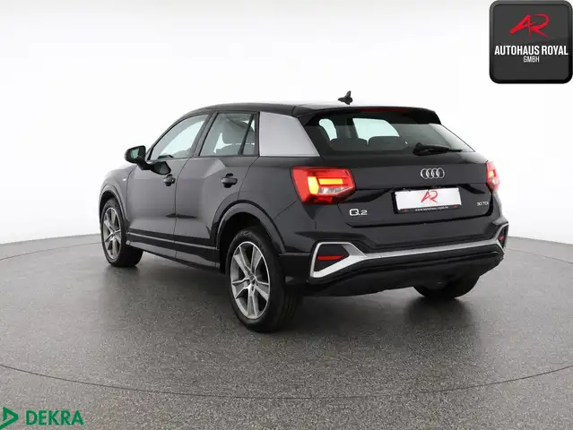 Audi Q2 view 3