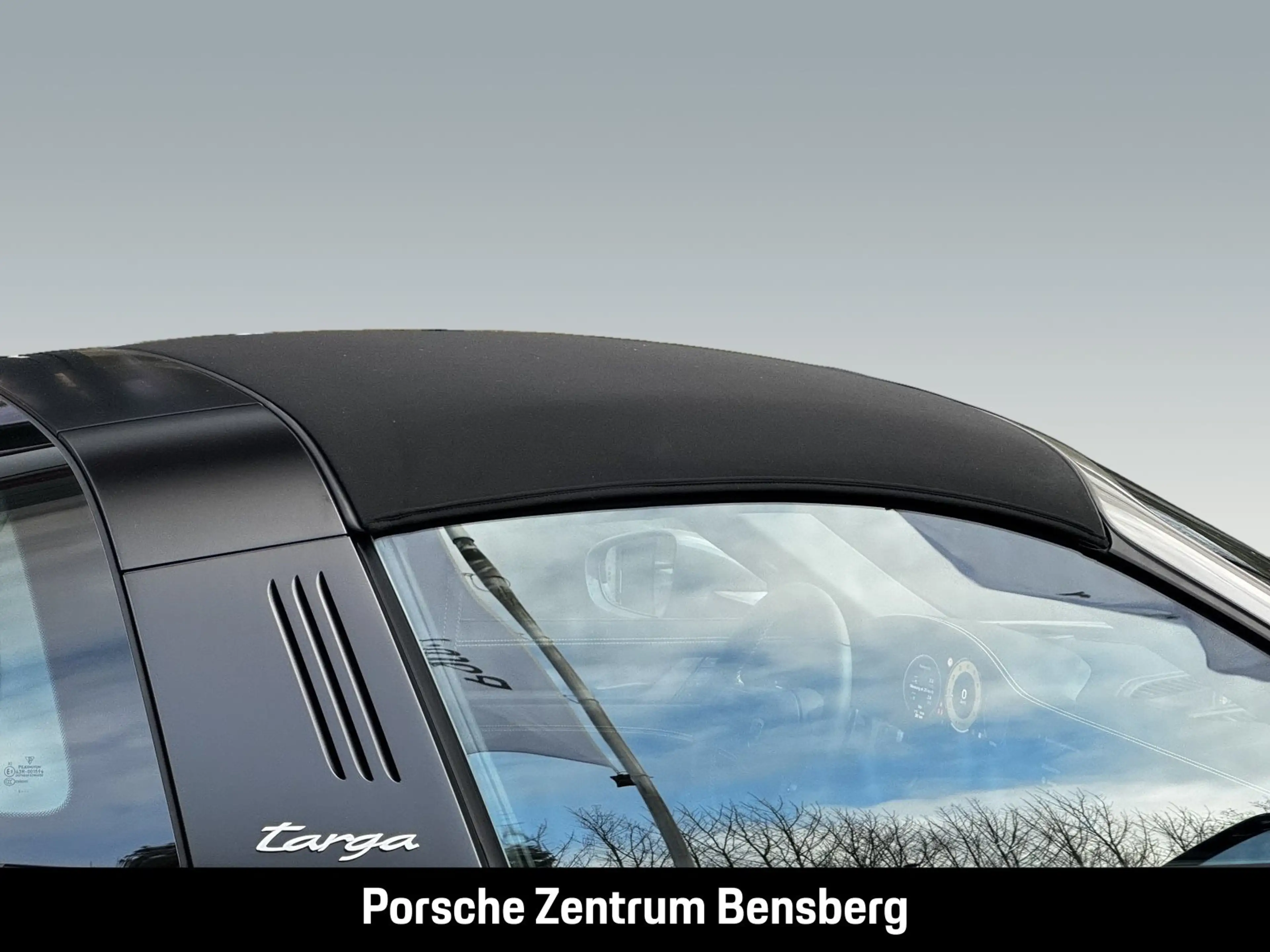Porsche 911 Targa 4S — photo 15