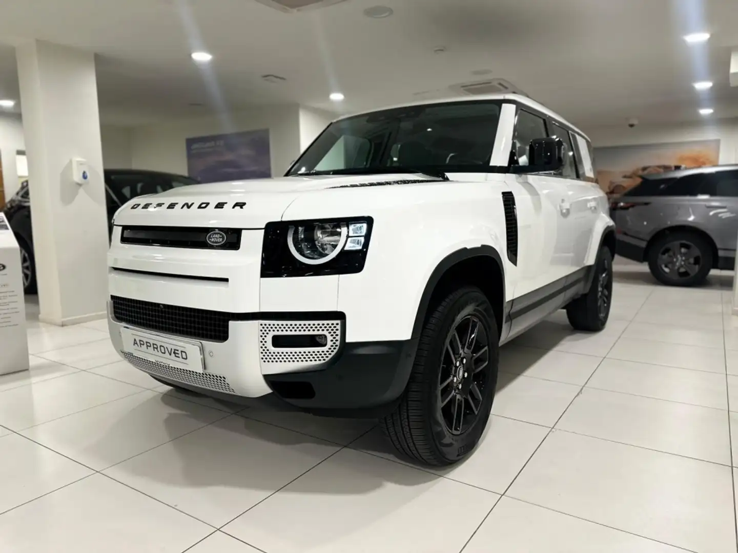 Land Rover Defender 110 3.0D l6 MHEV S AWD Aut. 250 Blanco - 1