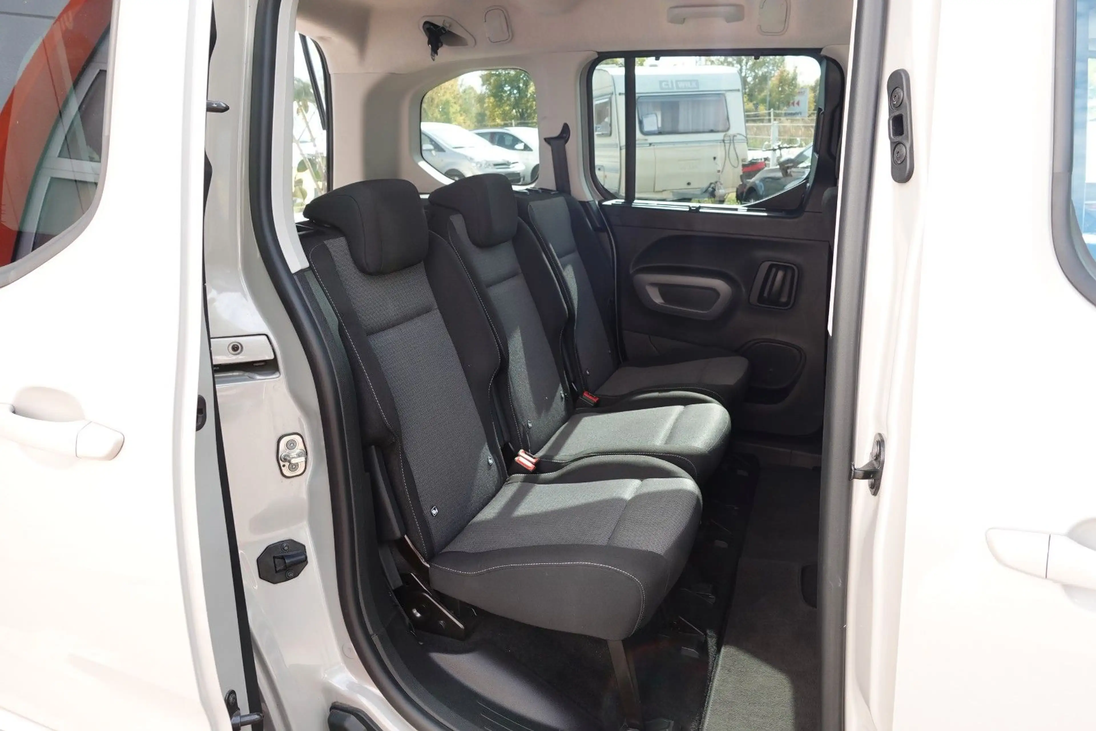 Toyota Proace 1,2l 81kW Team D 1J Relaxgarantie — photo 8