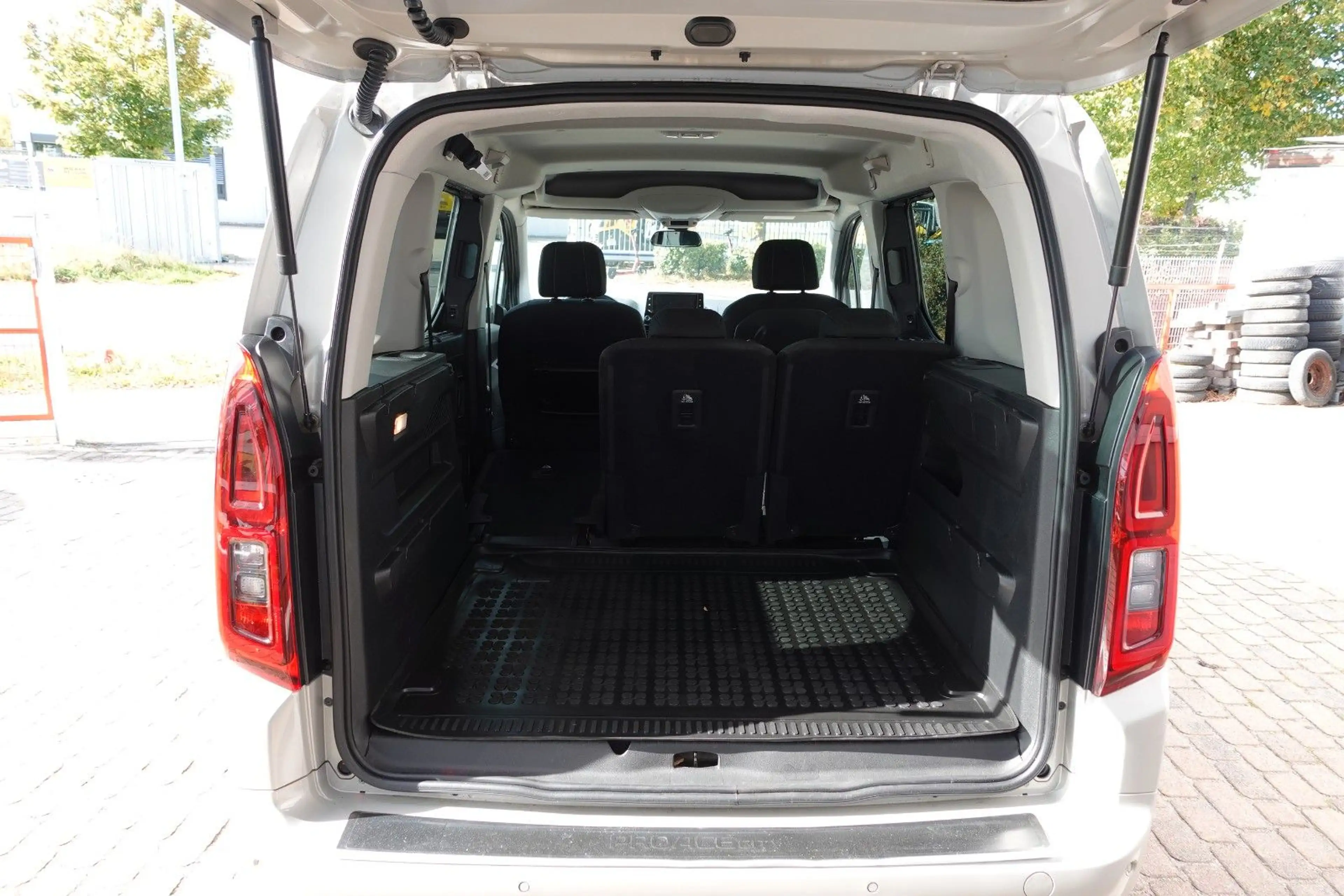 Toyota Proace 1,2l 81kW Team D 1J Relaxgarantie — photo 10