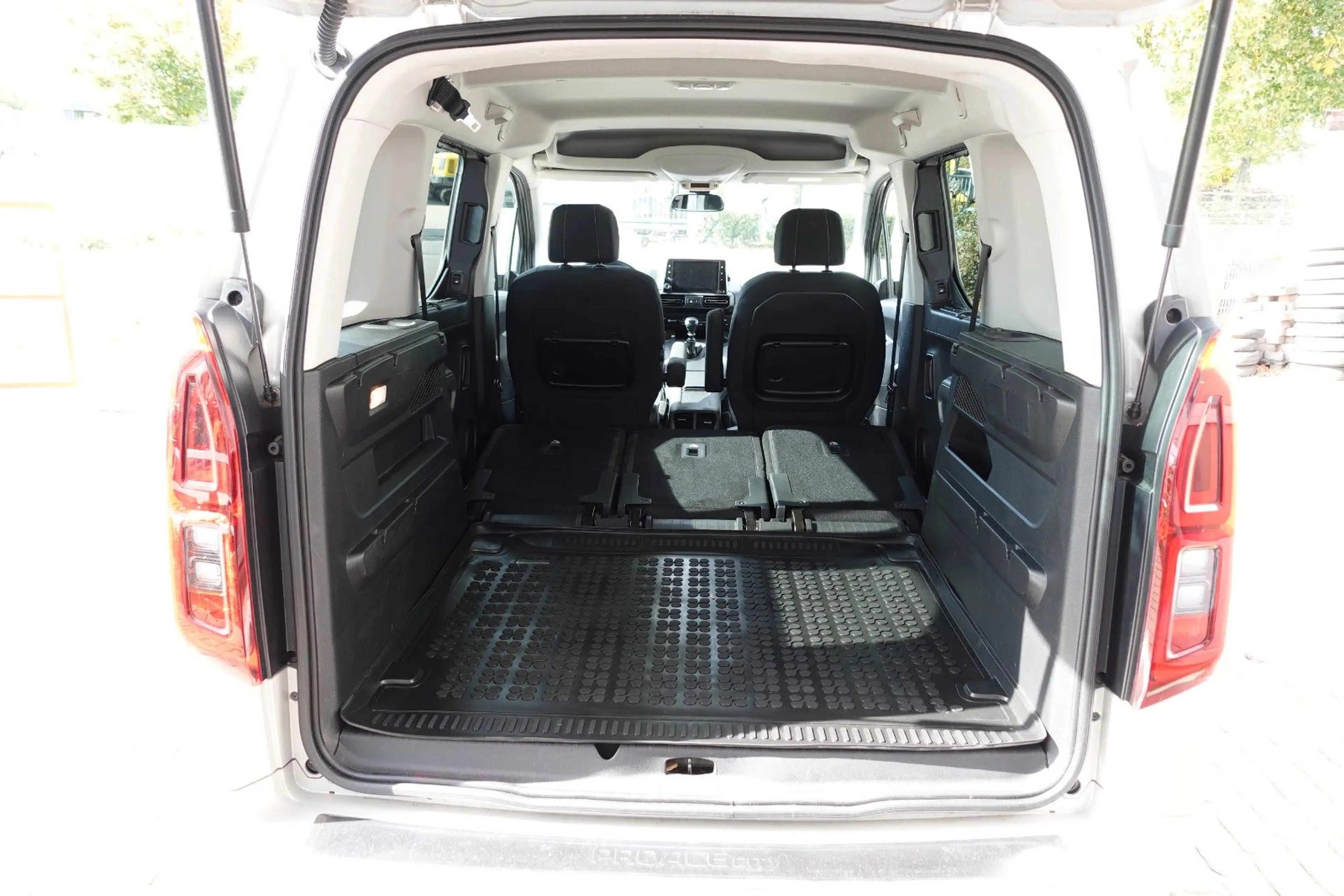 Toyota Proace 1,2l 81kW Team D 1J Relaxgarantie — photo 12