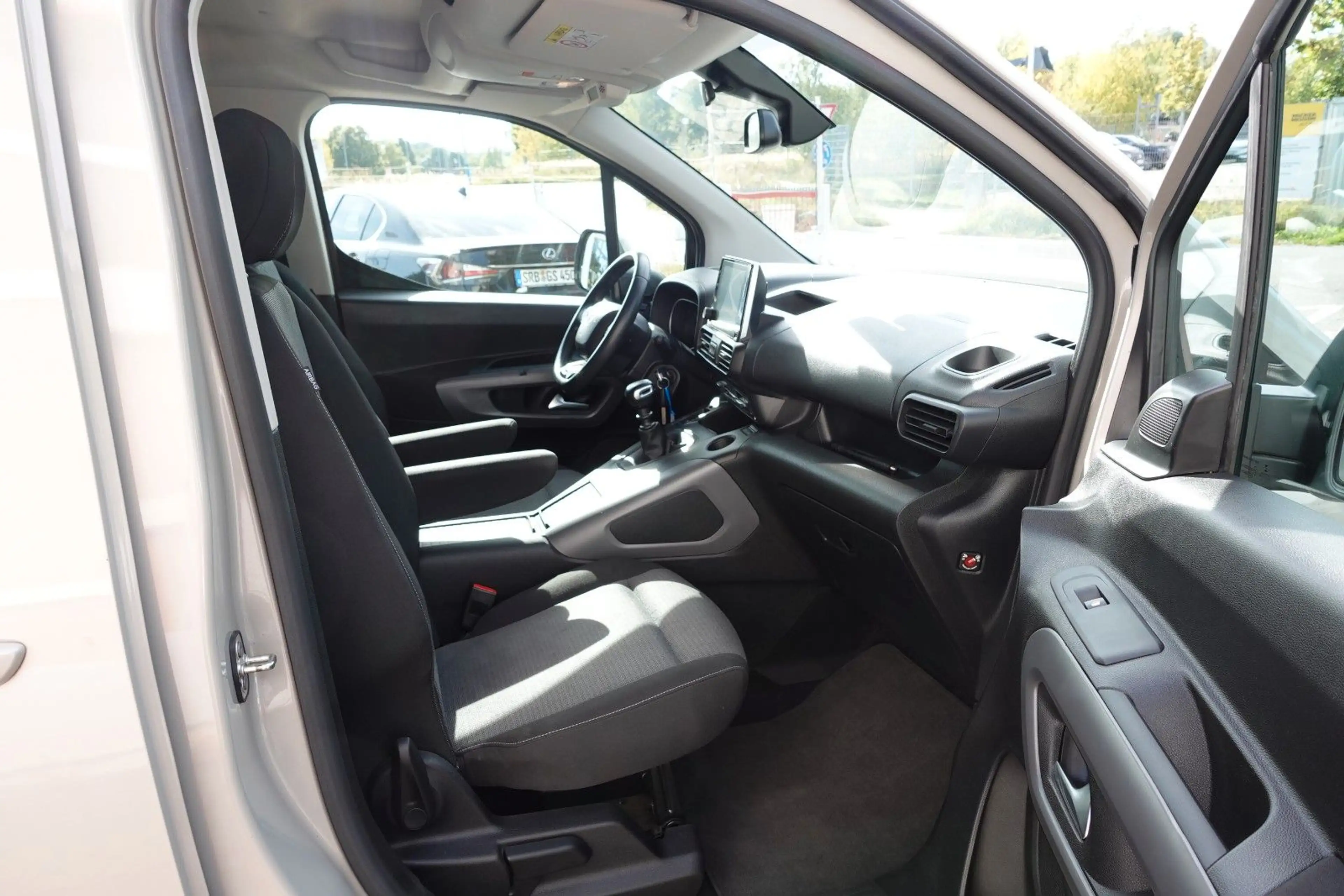 Toyota Proace 1,2l 81kW Team D 1J Relaxgarantie — photo 6
