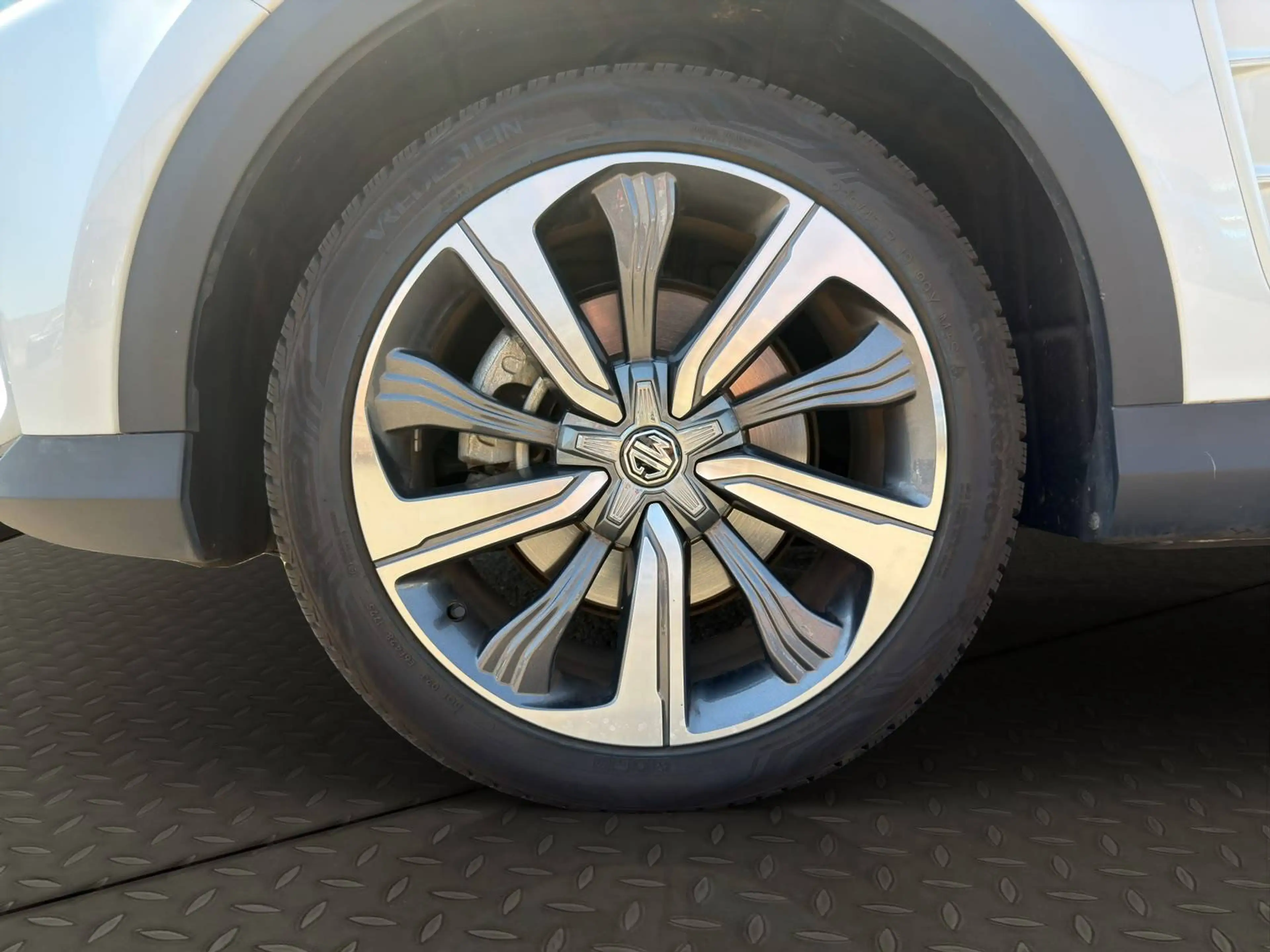 MG Marvel R Luxury / Allwetterreifen / Sofort verfügbar! — photo 8
