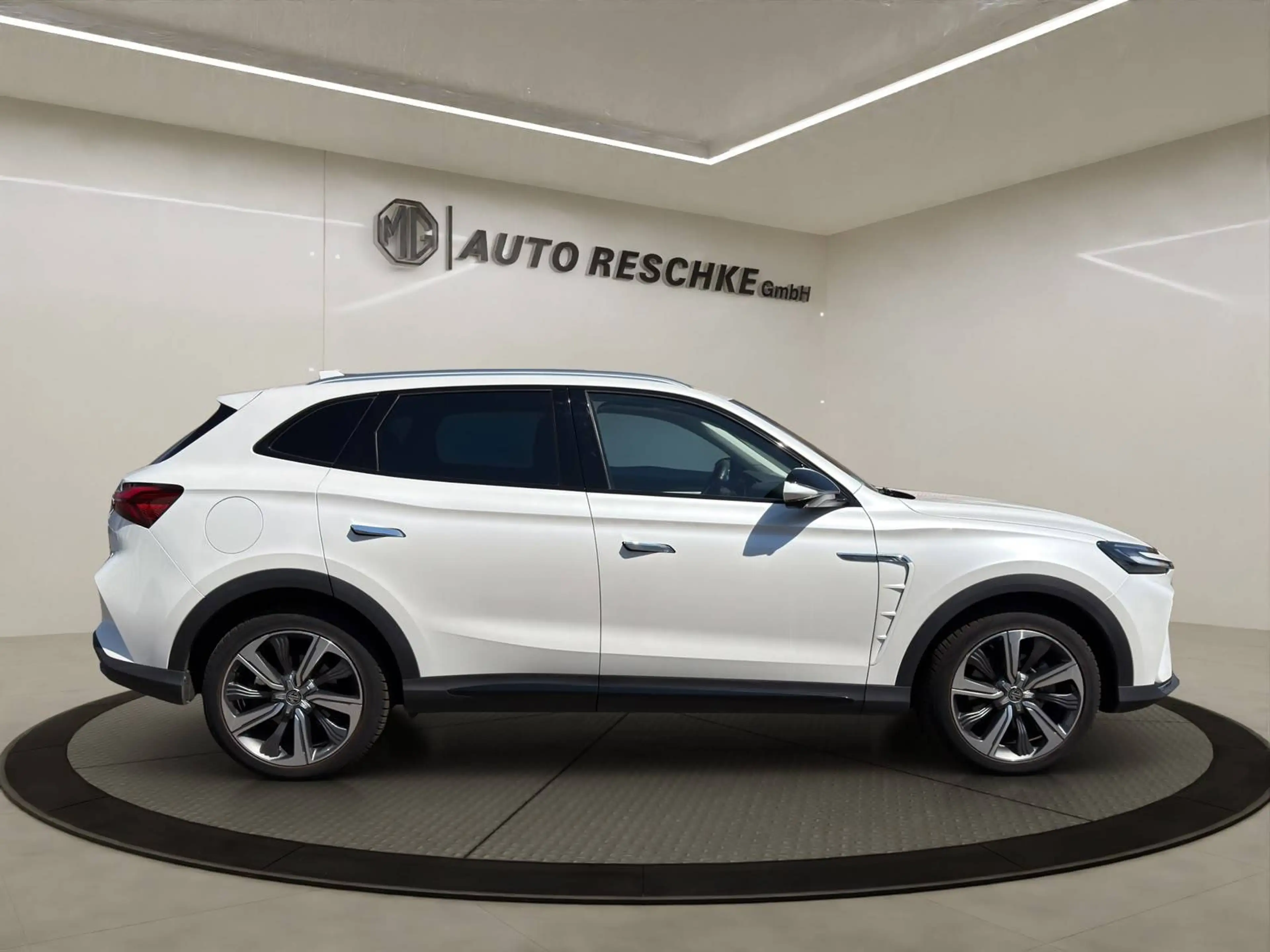 MG Marvel R Luxury / Allwetterreifen / Sofort verfügbar! — photo 6