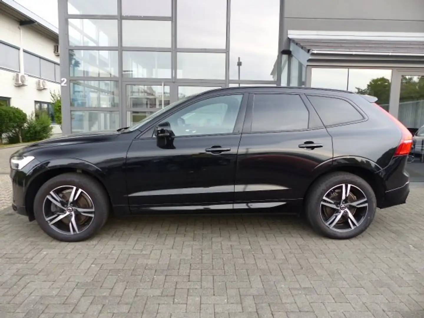 Volvo XC60 R Design B4 Aut.EU6d*AHK*GOOGLE*CAM*FULL-LED* Schwarz - 2