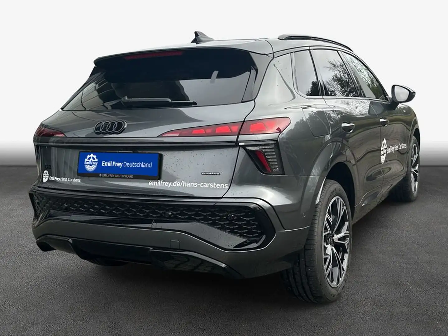 Audi Q3 TFSI quattro S tronic Tech pro Sonos Matrix Grau - 2