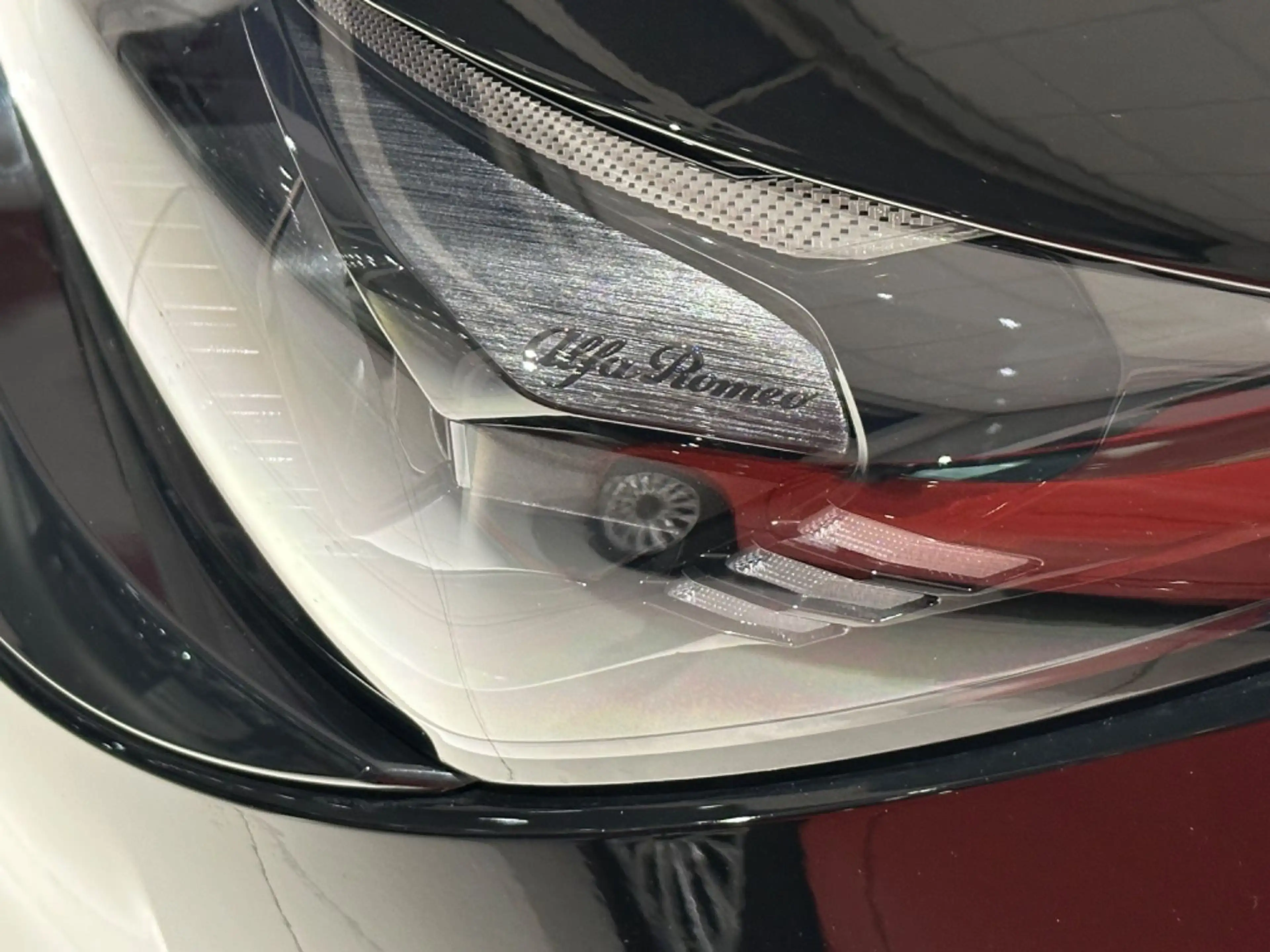 Alfa Romeo Junior Ibrida 1.2 VGT 48V-Hybrid 100 kW Speciale — photo 4