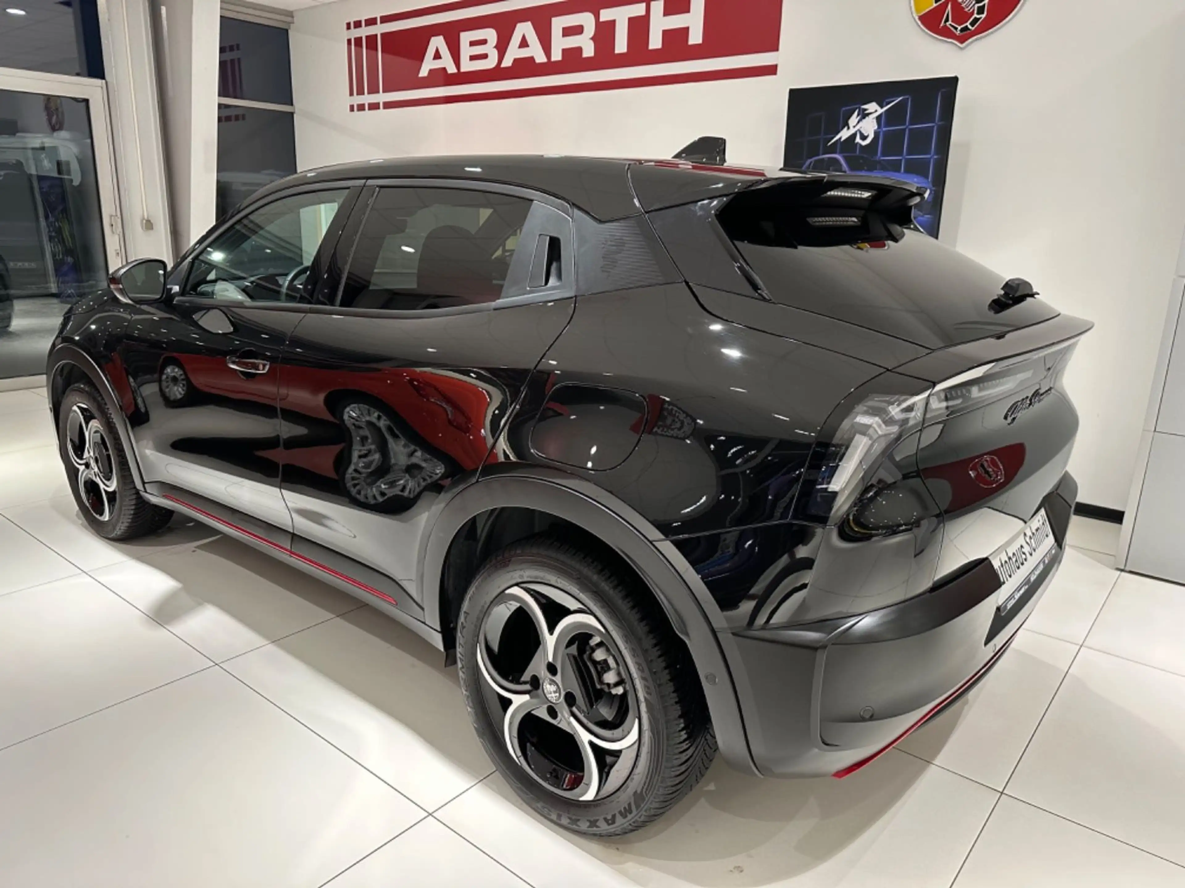 Alfa Romeo Junior Ibrida 1.2 VGT 48V-Hybrid 100 kW Speciale — photo 8