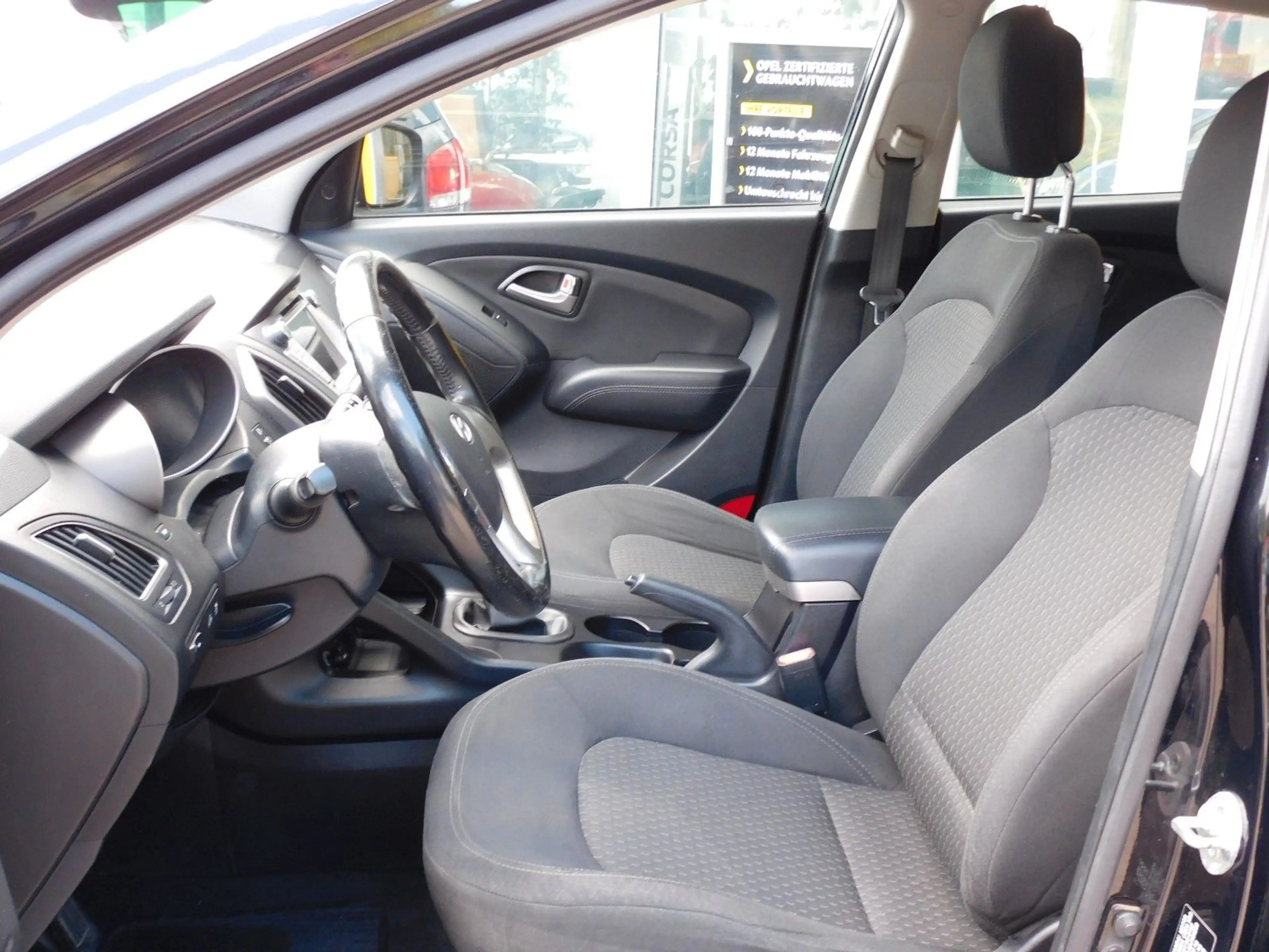 Hyundai iX35 5 Star Edition 2WD+AHK — photo 9
