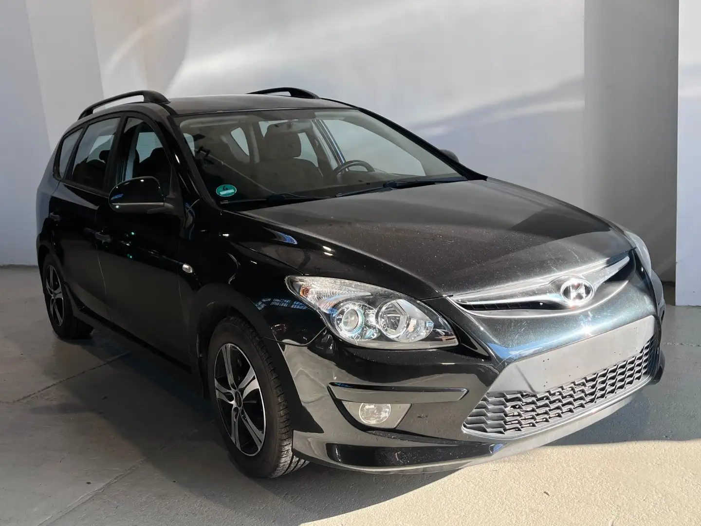 Hyundai i30 cw FIFA WM Edition 1.4 Schwarz - 2