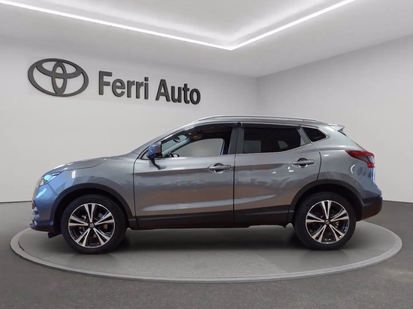 Nissan Qashqai 1.5 dci tekna+ 115cv Grijs - 2