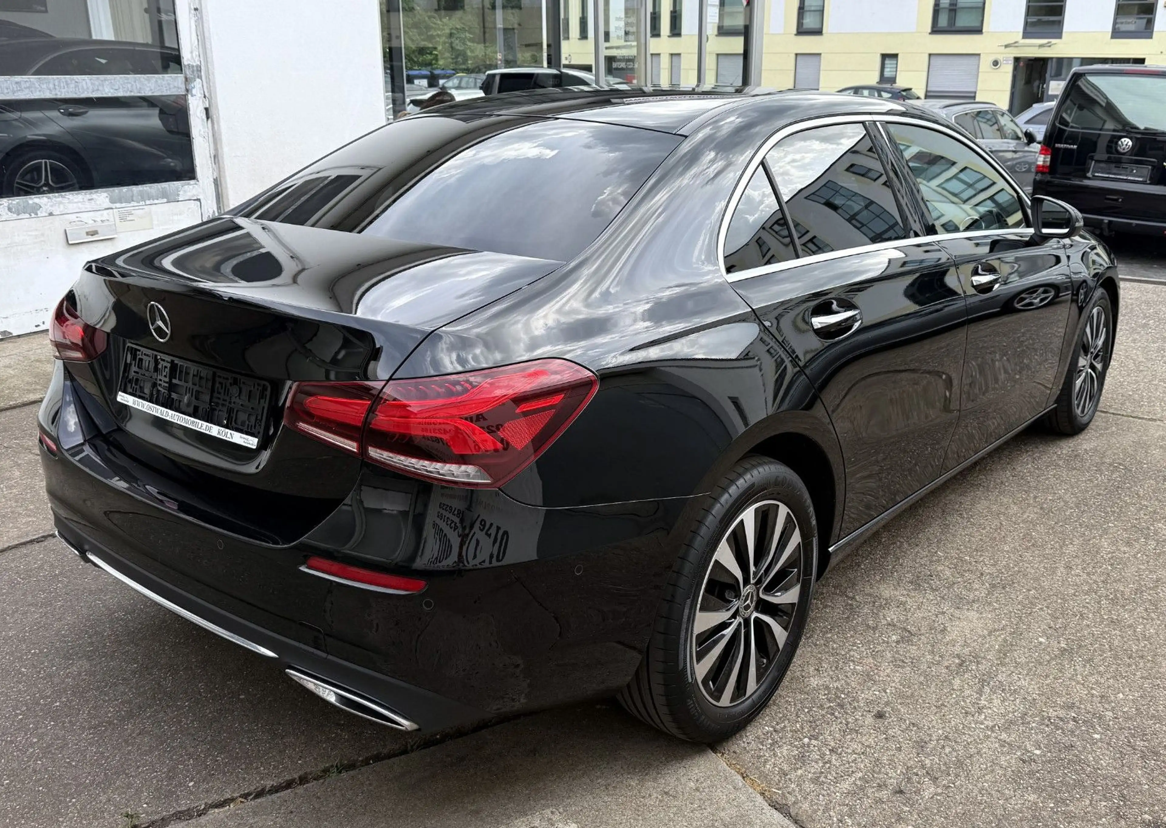 Mercedes-Benz A 200 d Lim Aut MBUX LEDER LED 360° KAMERA HeadUp — photo 5