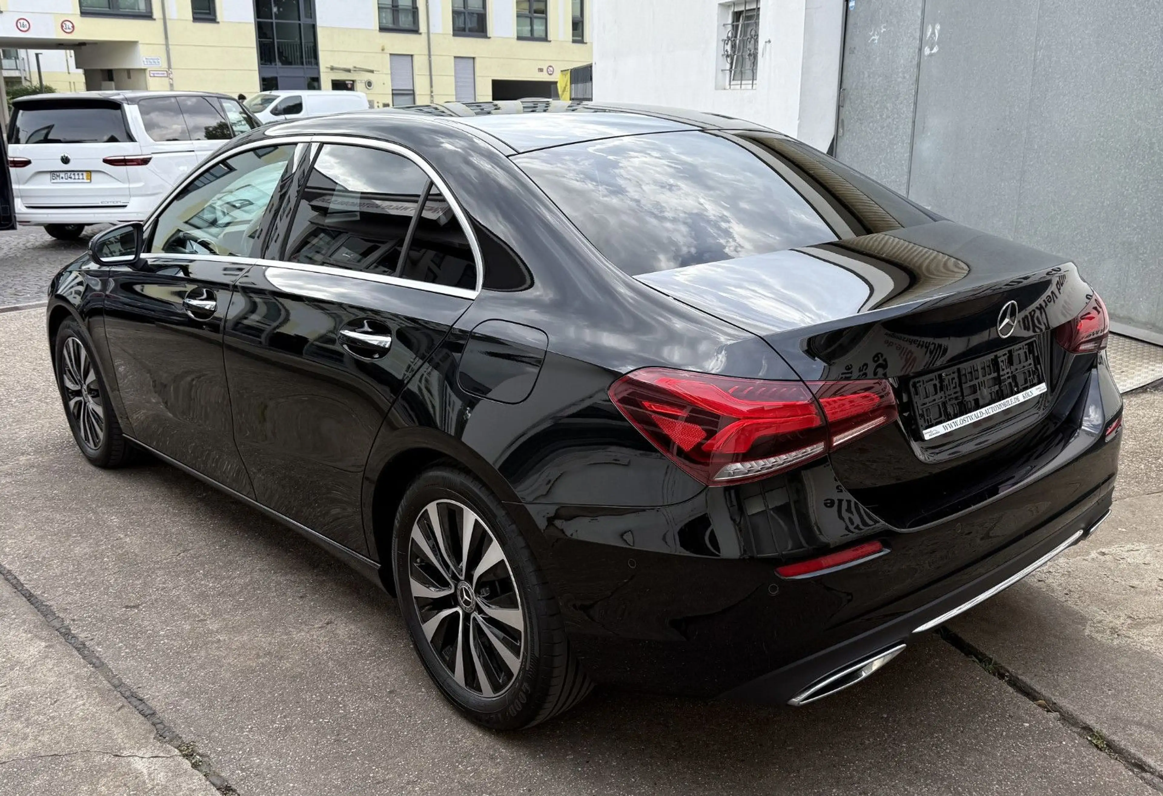 Mercedes-Benz A 200 d Lim Aut MBUX LEDER LED 360° KAMERA HeadUp — photo 7