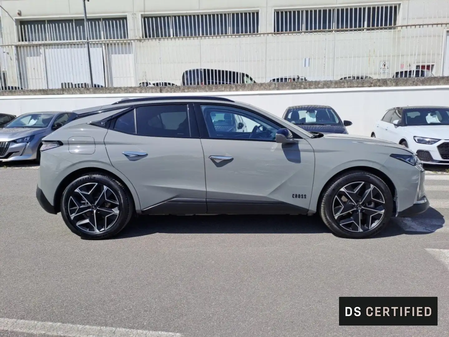 DS Automobiles DS 4 E-Tense 225 Cross Rivoli Grigio - 2