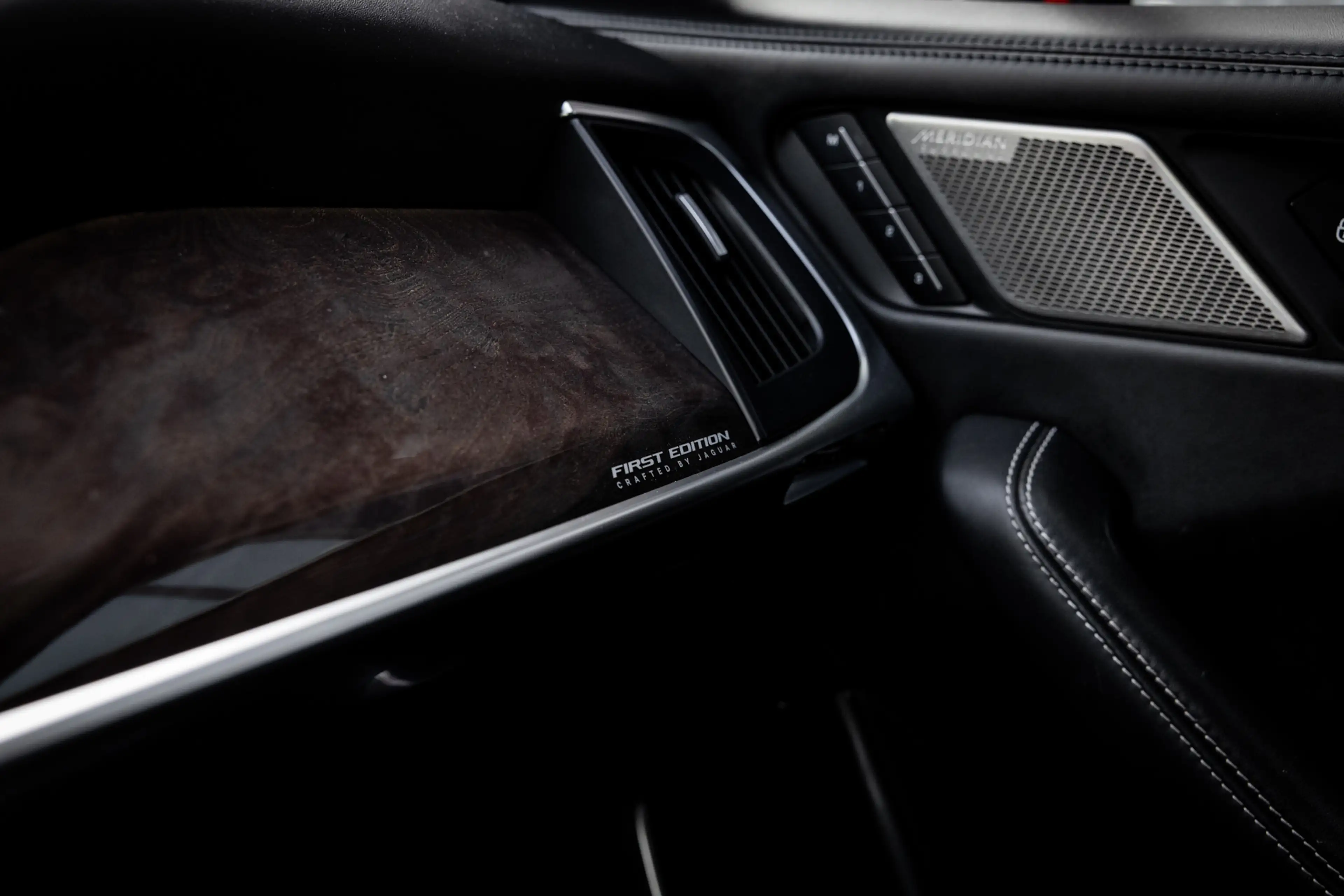 Jaguar I-Pace EV400 First Edition 90 kWh (400pk) Alcantara | LED — photo 12