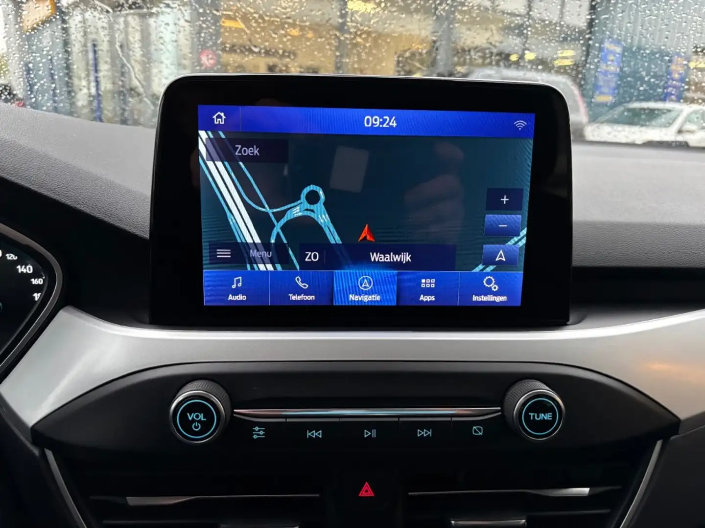 Ford Focus 1.0 EBH TR ED. BNS 125 PK NAVI AIRCO PDC LMV Schwarz - 2