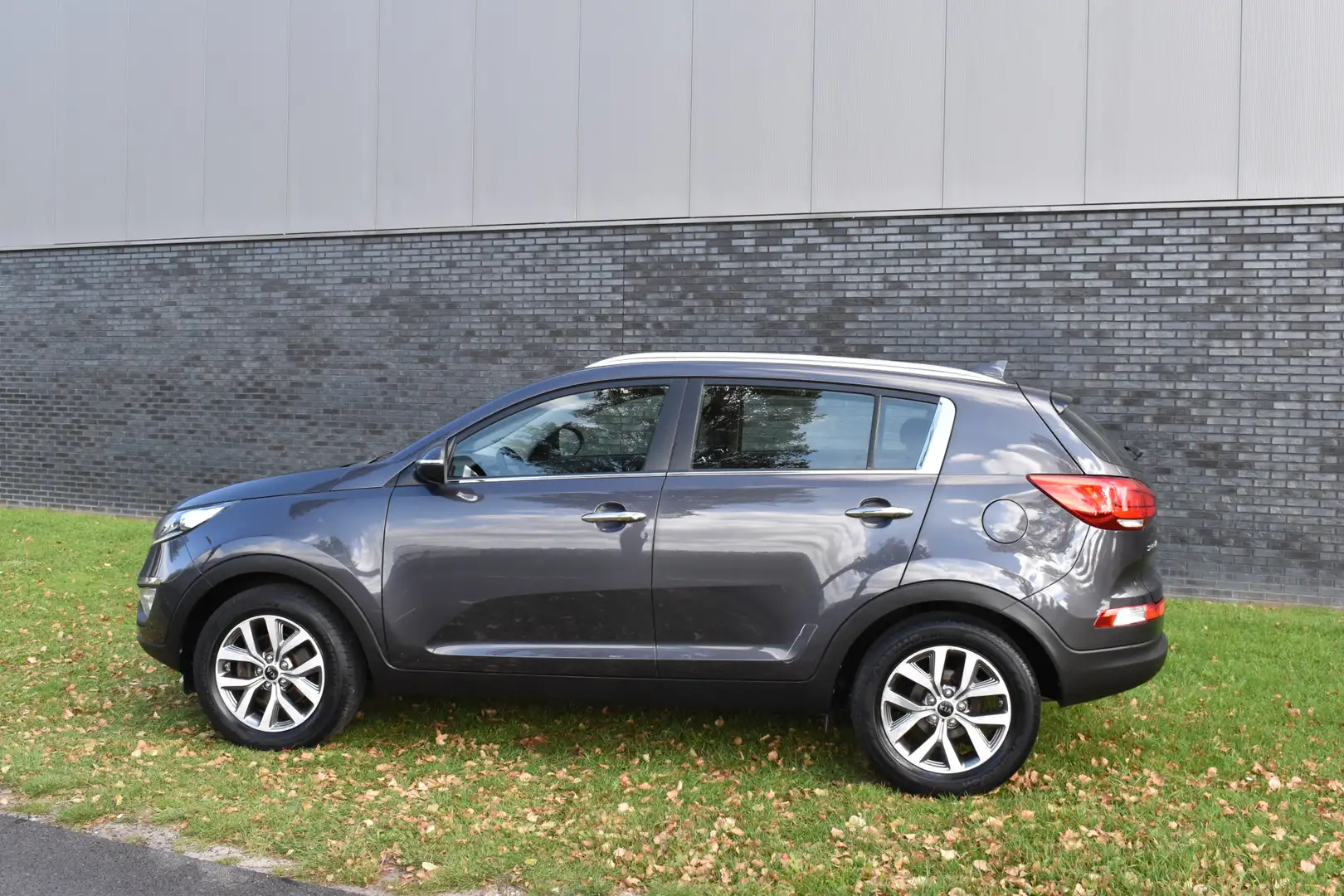 Kia Sportage 1.6 GDI BusinessLine Navi Pdc Camera Gris - 2