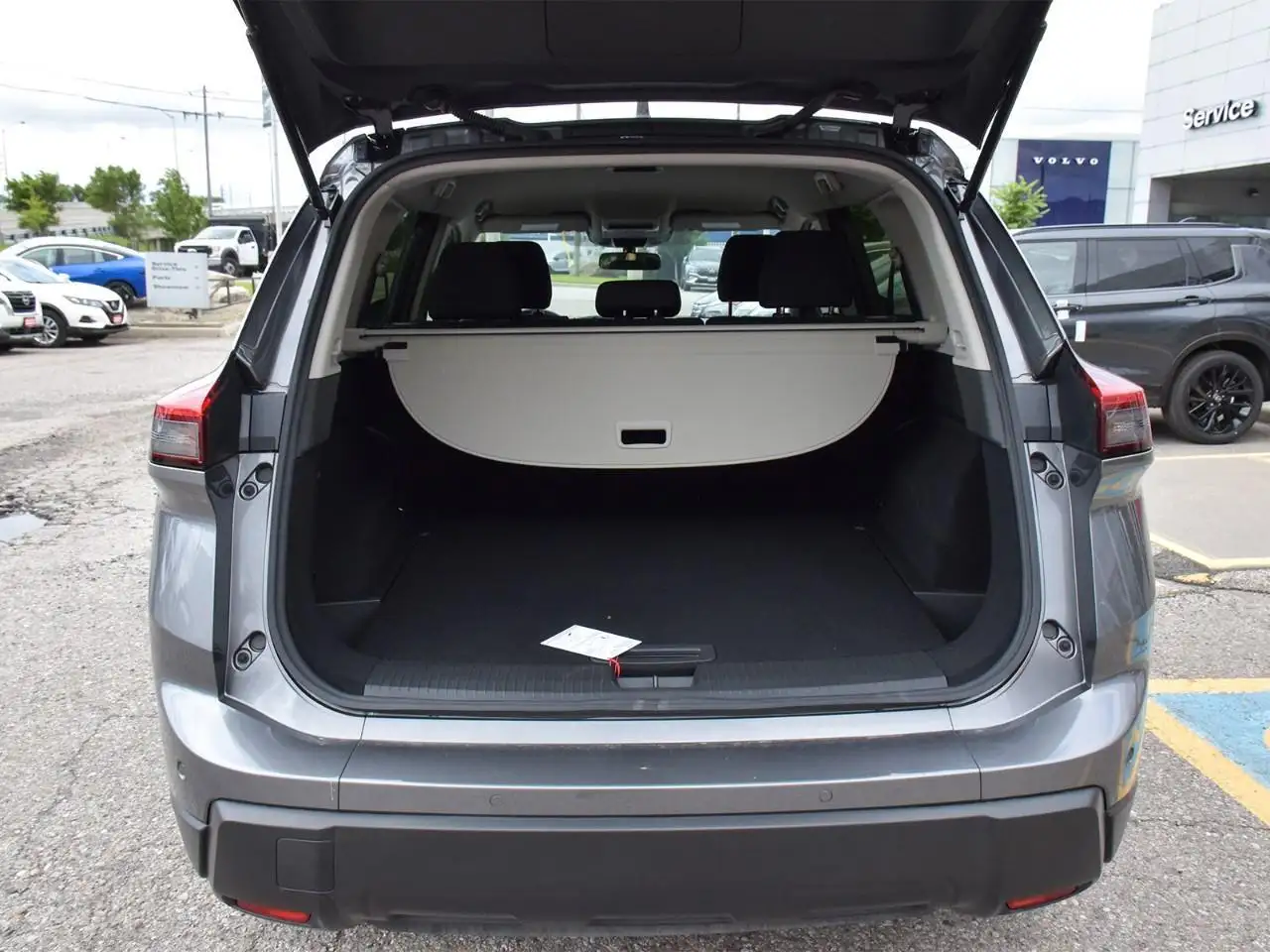 Nissan Rogue снимка Nissan Rogue