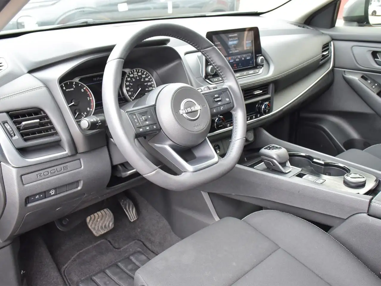 Nissan Rogue снимка Nissan Rogue