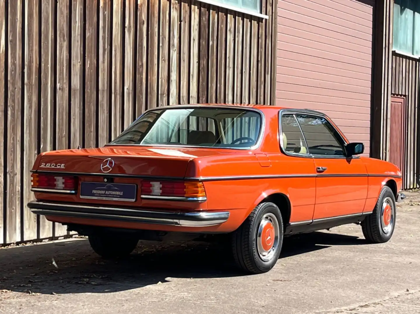 Mercedes-Benz 280 CE 123er Coupe, Autom., top gepflegt! Червоний - 2
