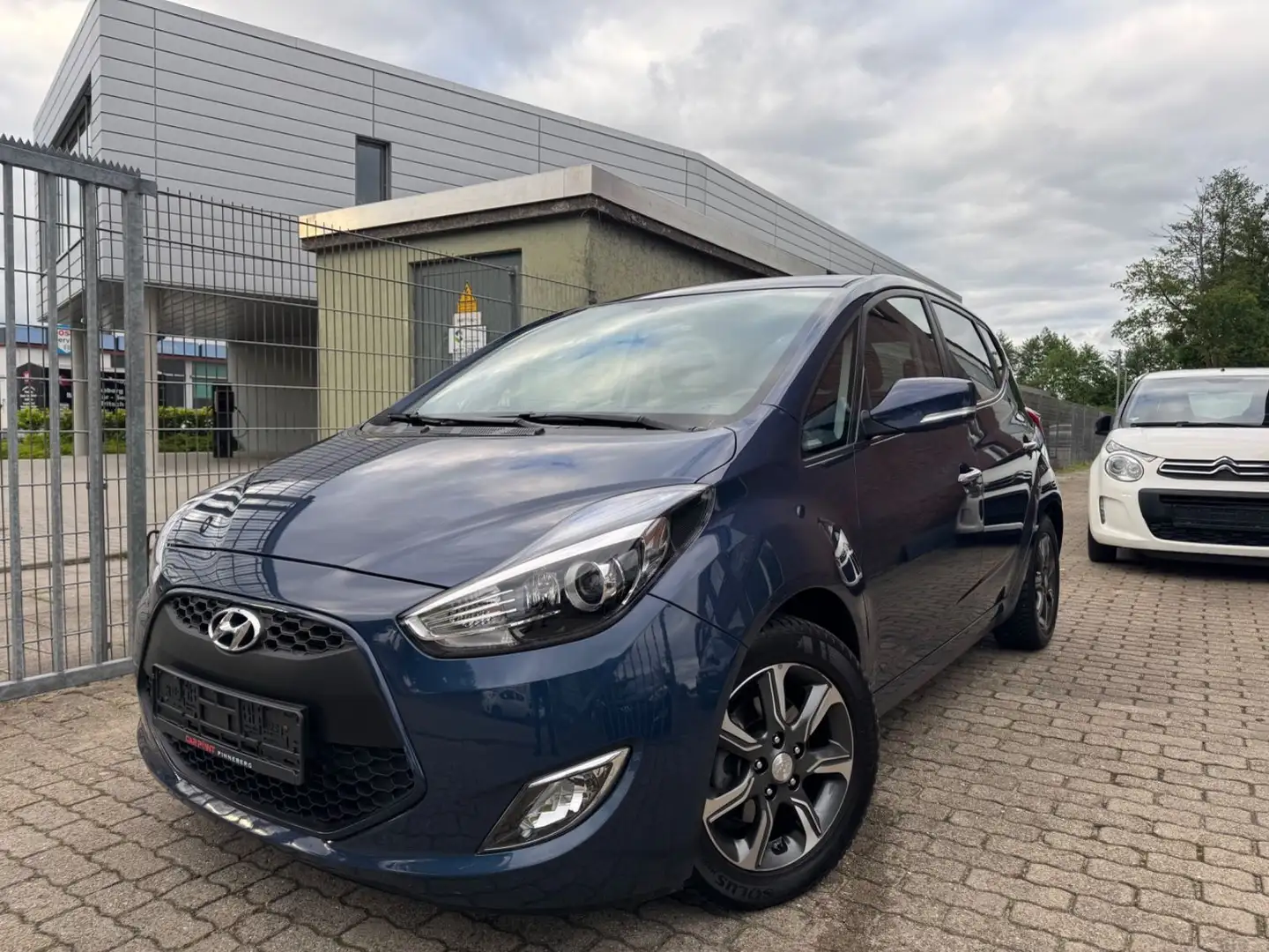 Hyundai iX20 1.6 LENKRAD/SITZHEIZUNG NAVI RÜCKFAHRKAMERA Синій - 1