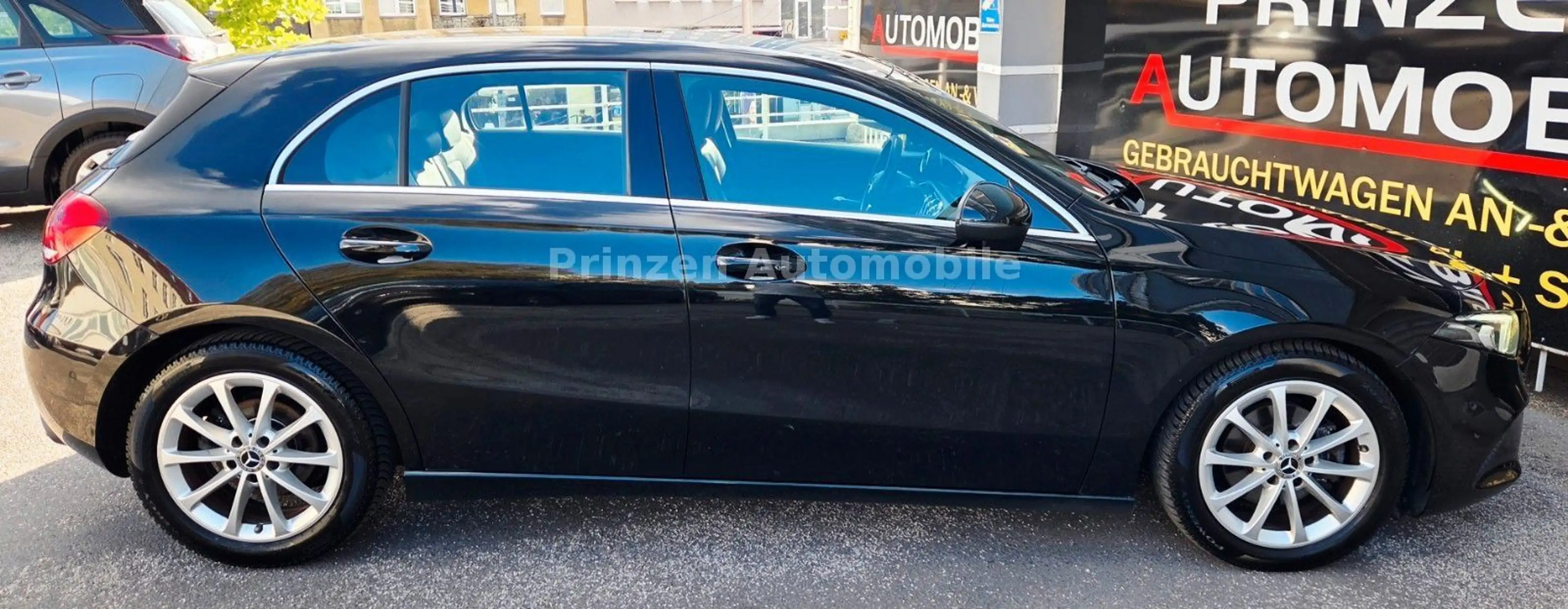 Mercedes-Benz A 180 d*Navi*LED*Leder*R-Kamera — photo 2