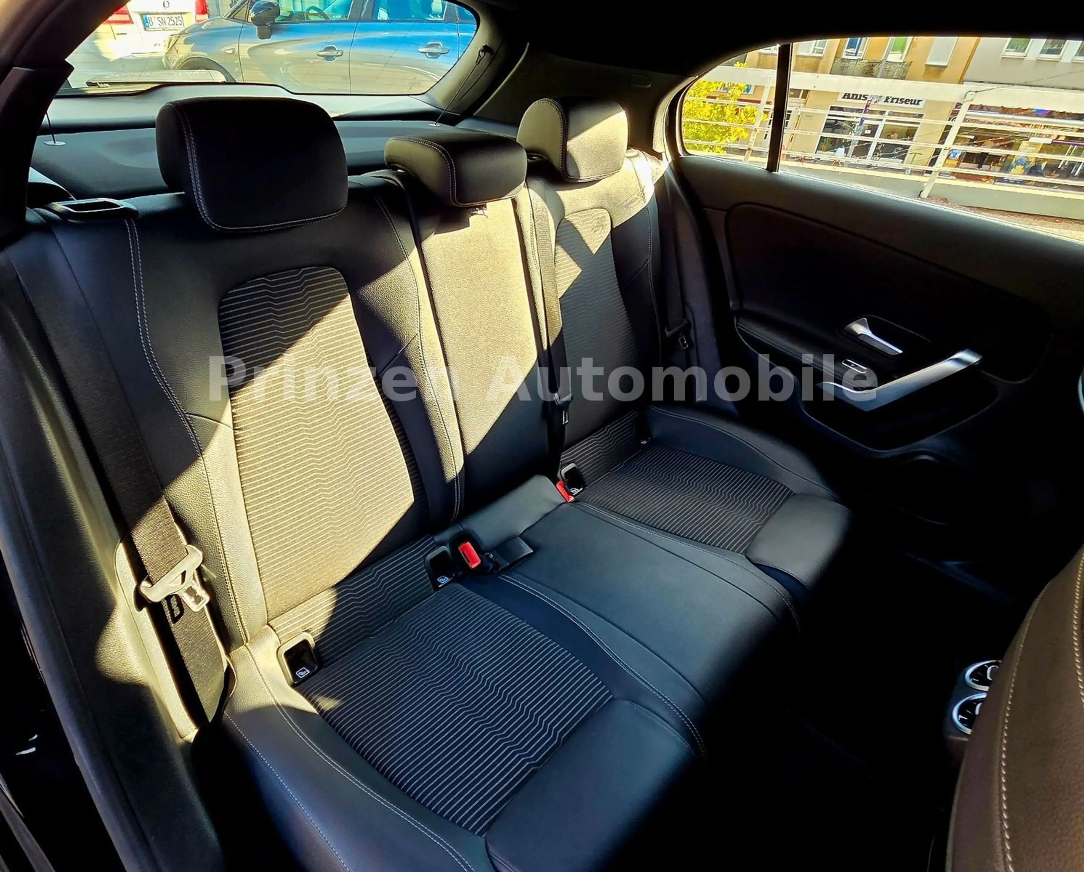 Mercedes-Benz A 180 d*Navi*LED*Leder*R-Kamera — photo 15