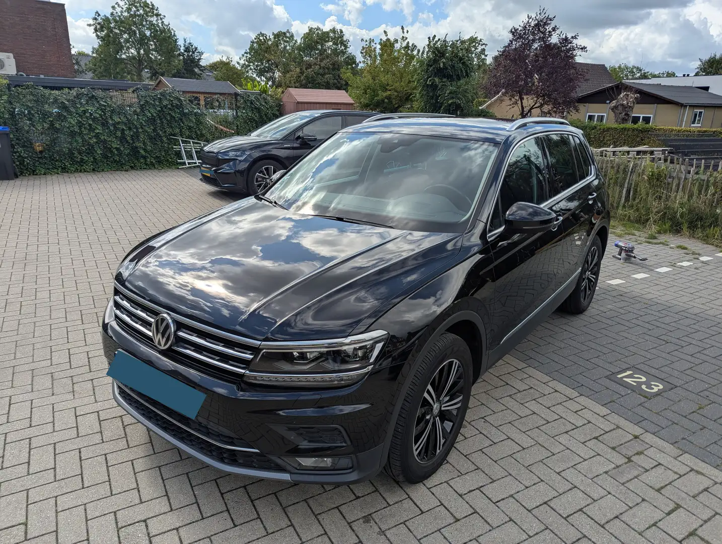 Volkswagen Tiguan Tiguan 2.0 TSI 4M. Highline Schwarz - 2