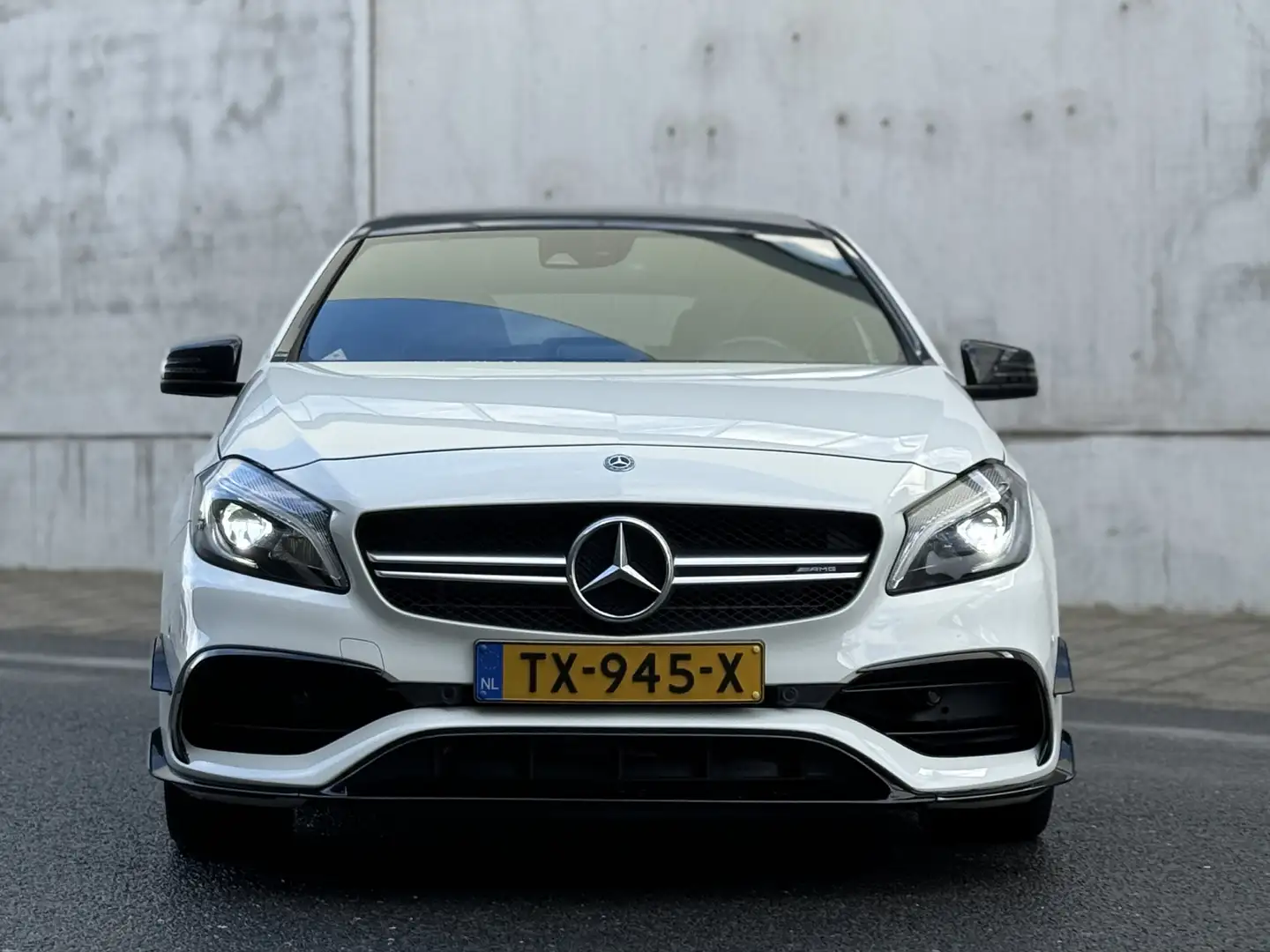 Mercedes-Benz A 45 AMG 4MATIC, Pano, Aero Pack, schaalstoelen! Wit - 2
