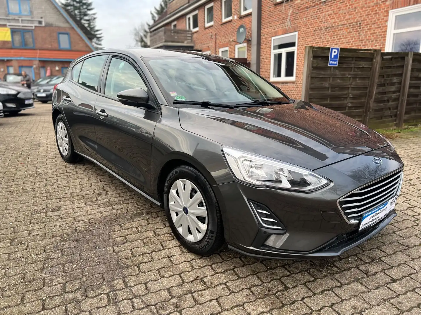 Ford Focus +Sitzhz+GJR+Scheibenhz+PDC+HU/AU NEU Grau - 1