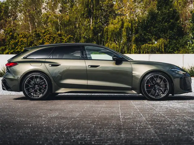 Audi RS5 view 5
