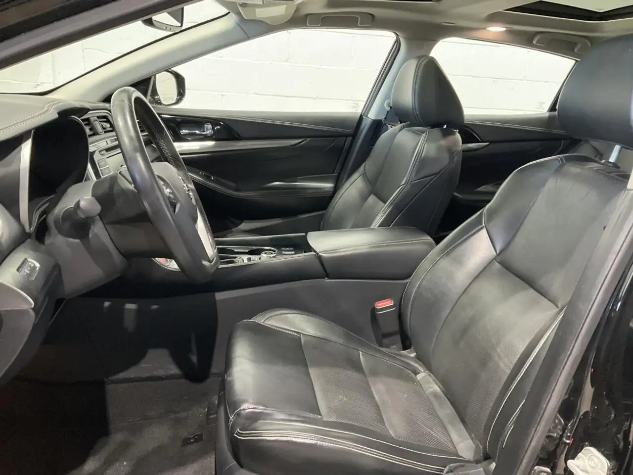 Nissan Maxima снимка Nissan Maxima