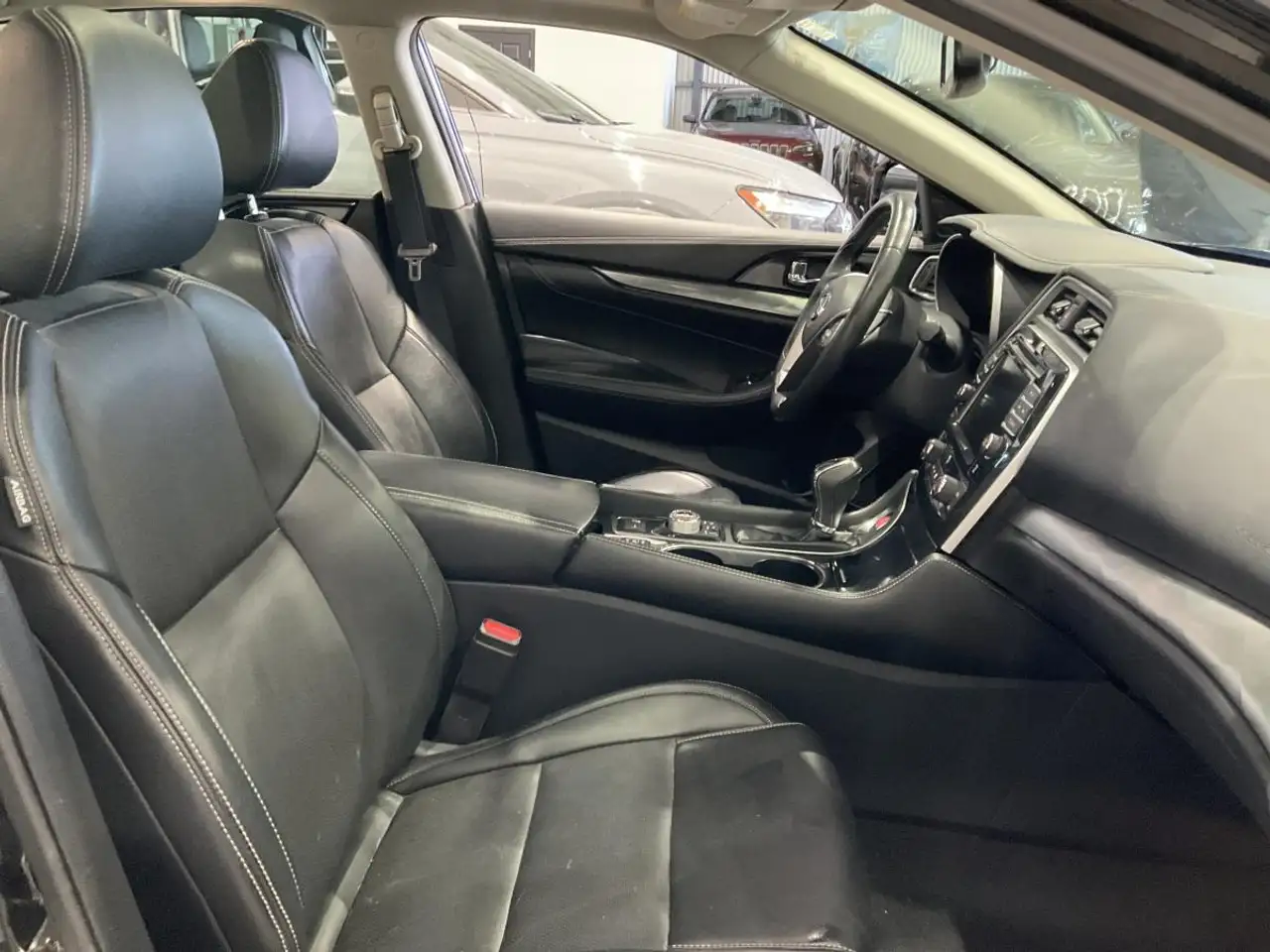 Nissan Maxima снимка Nissan Maxima