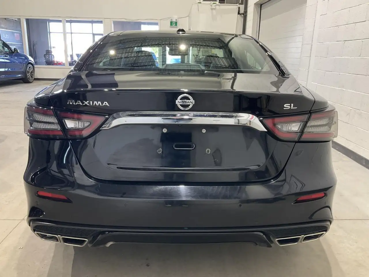 Nissan Maxima снимка Nissan Maxima