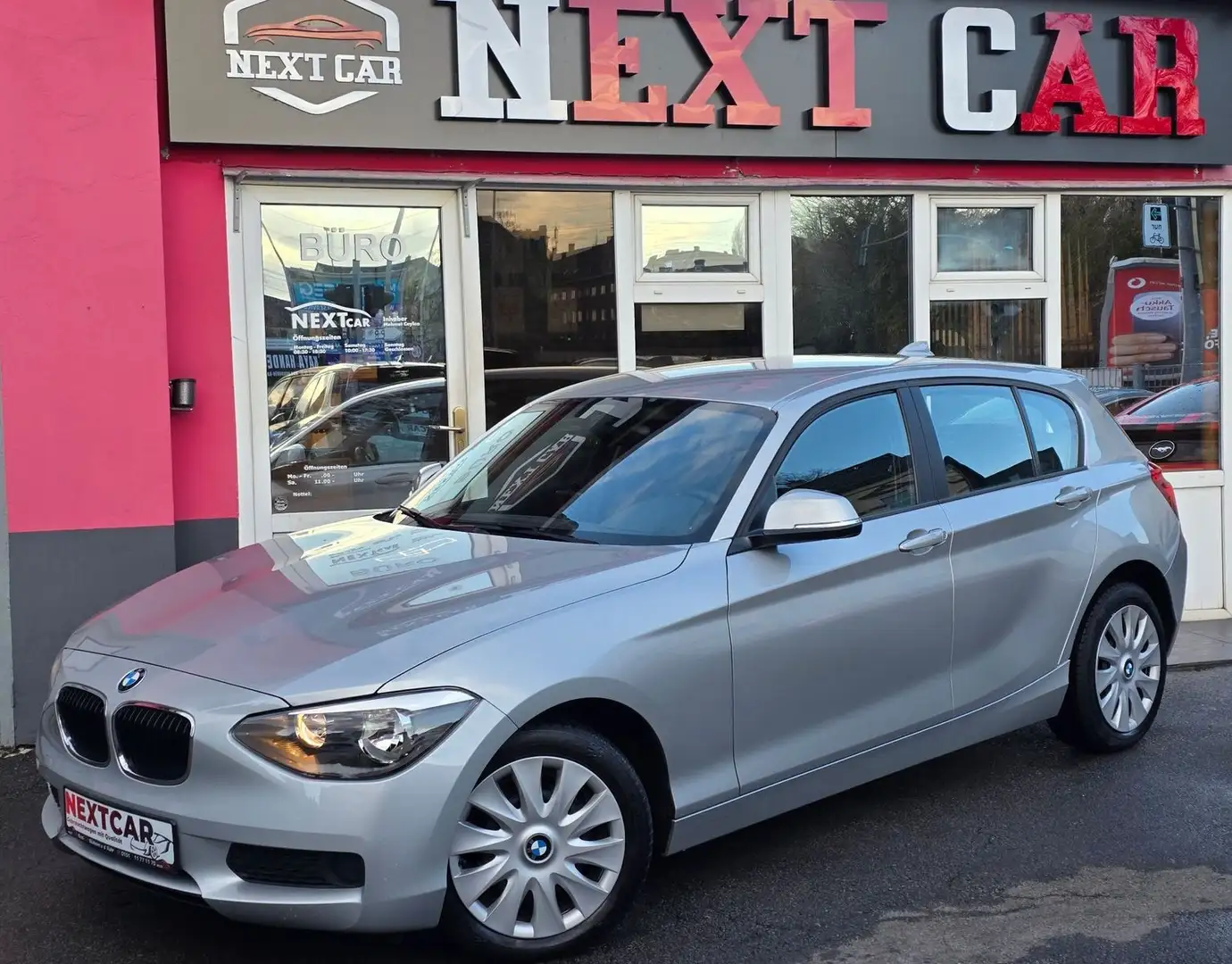BMW 116 i|Automatik|Navi|PDC|SHZ|WenigKM Silber - 1