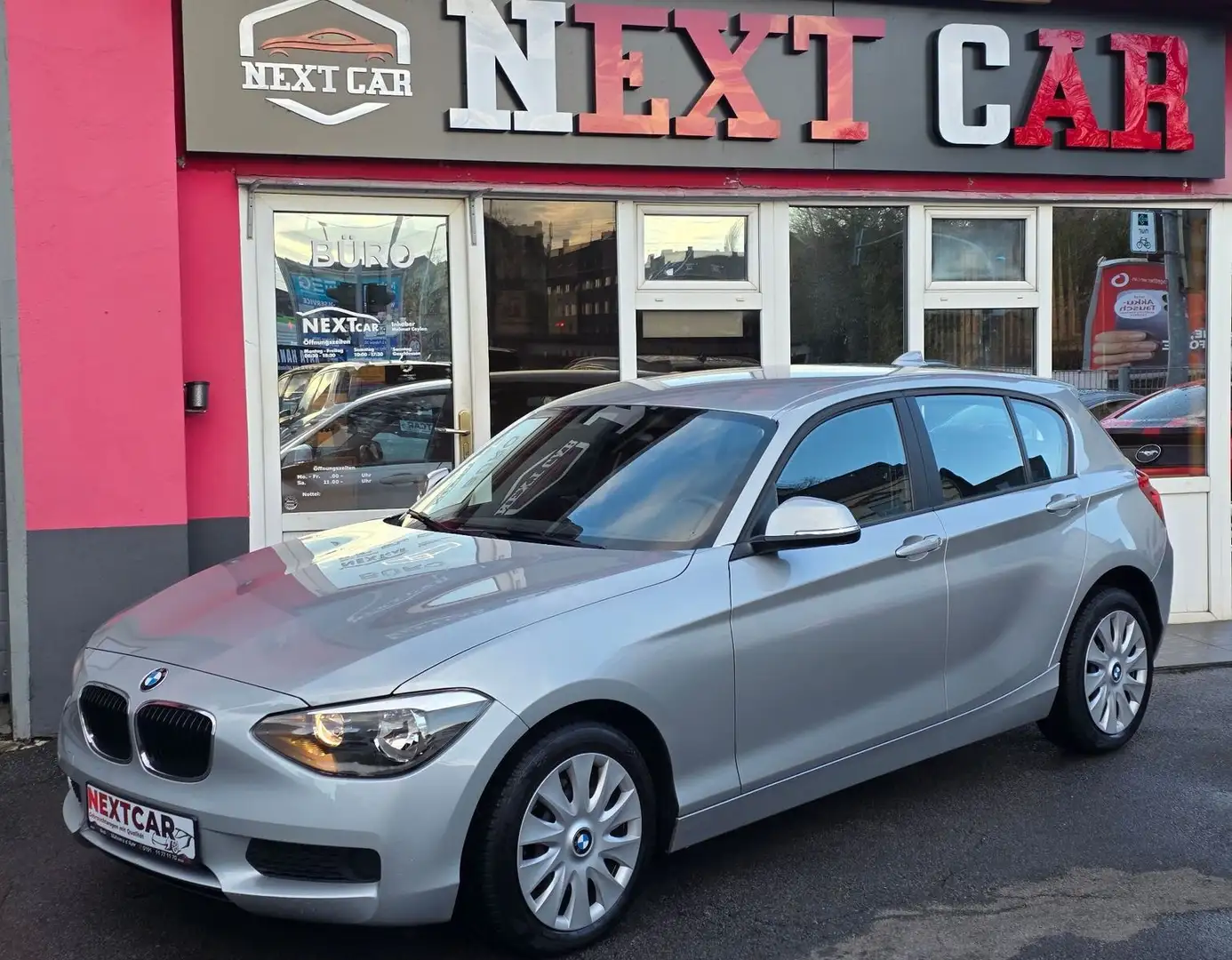 BMW 116 i|Automatik|Navi|PDC|SHZ|WenigKM Silber - 2