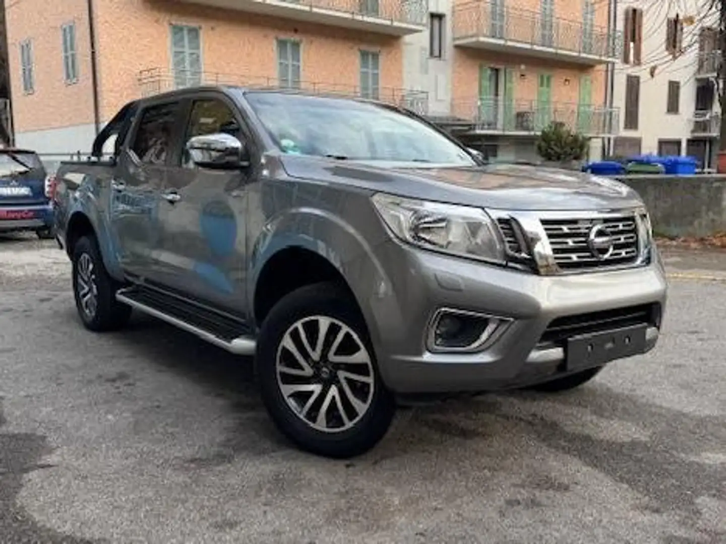 Nissan Navara Navara 2.3 dci d.cab N-Connecta 4wd 190cv E6 Grigio - 2