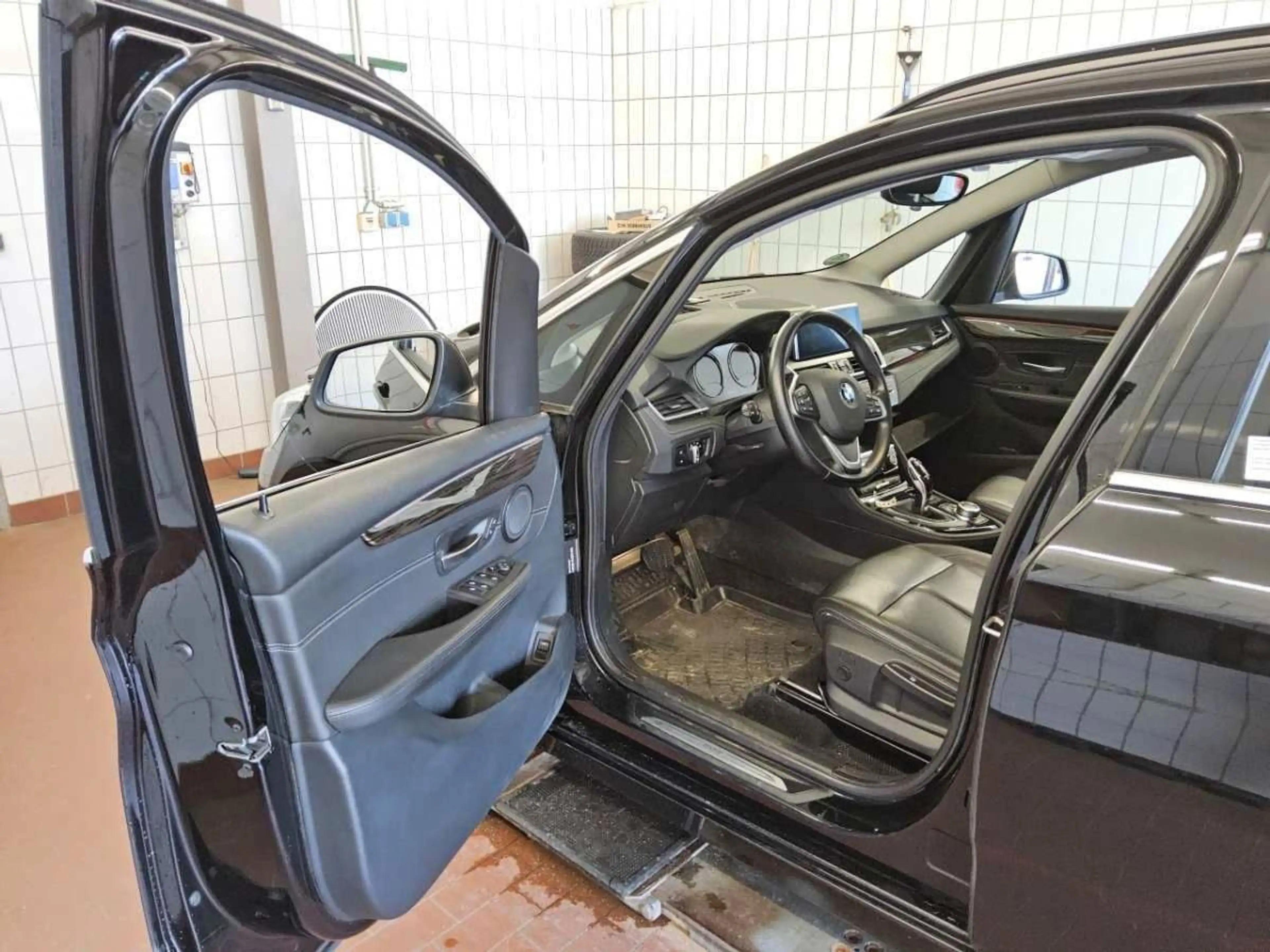 BMW 220 xDrive Luxury Line |1.Hand|Pano — photo 5