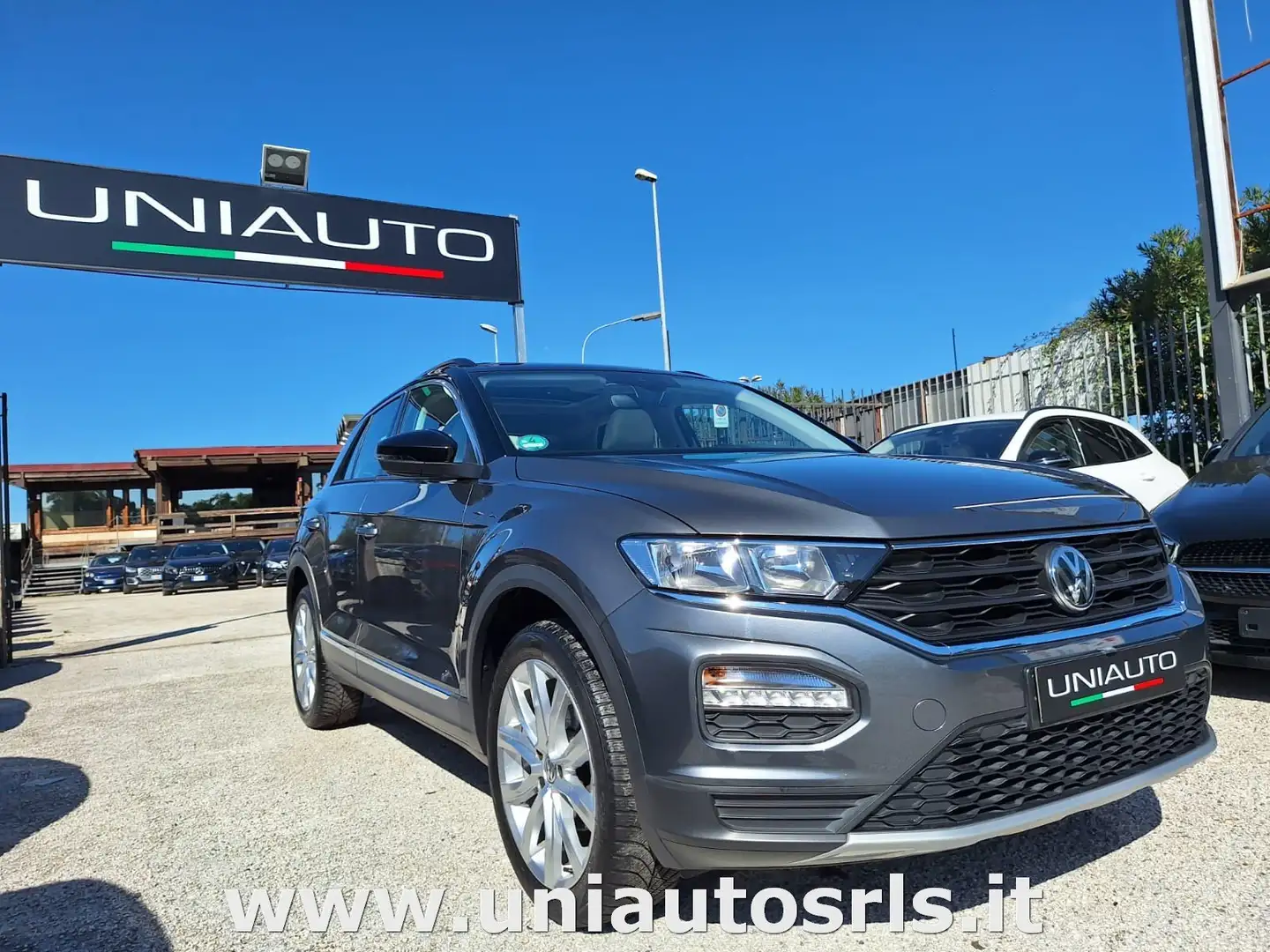 Volkswagen T-Roc 1.6 tdi Style Grijs - 2