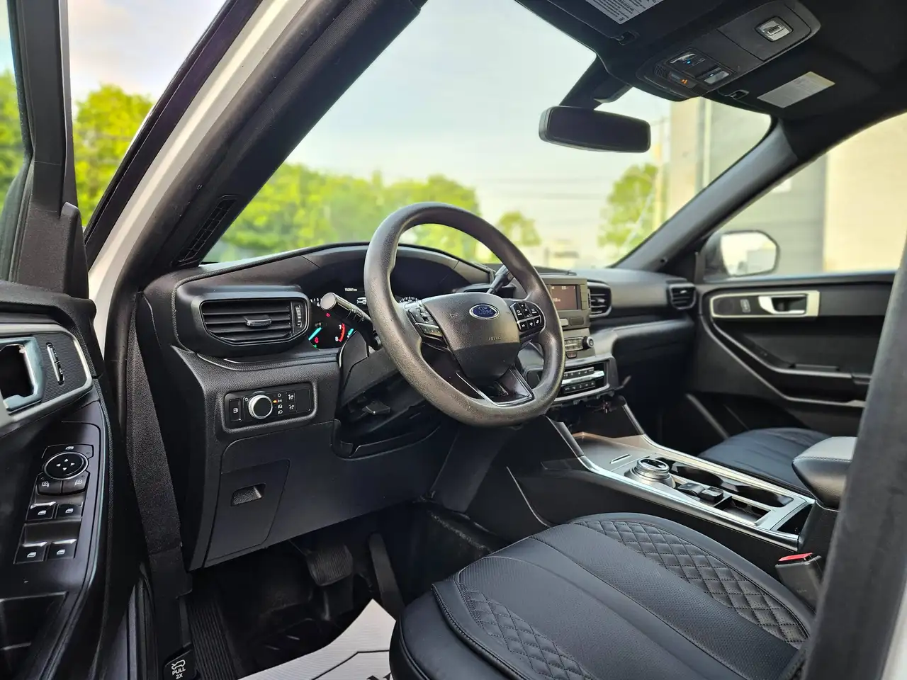 Ford Explorer снимка Ford Explorer