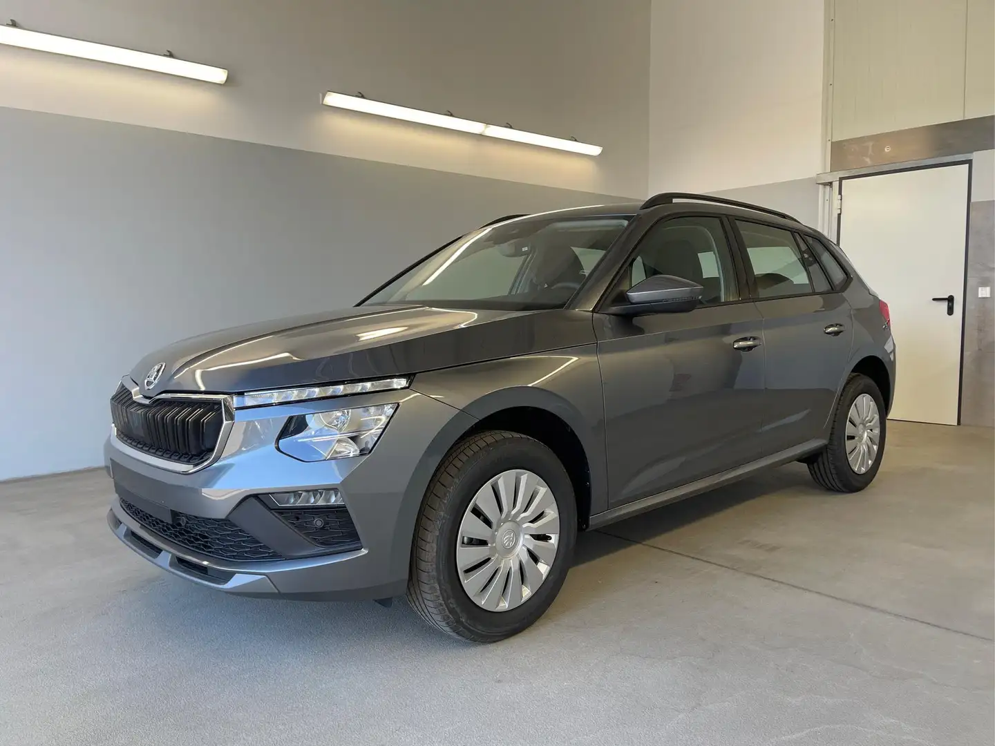 Skoda Kamiq Facelift Selection 115PS AHK+Kessy 1.0 TSI 85kW... Grijs - 1
