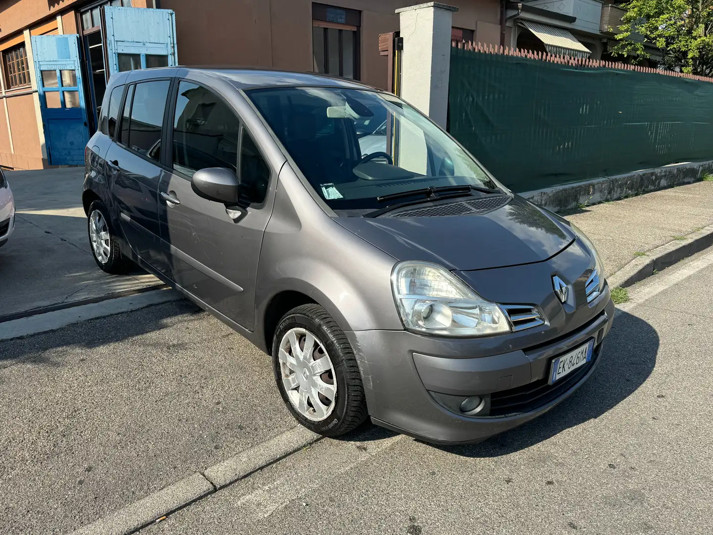 Renault Grand Modus 1.2 BENZINA 75CV*NEOPATENTATI* Grau - 1