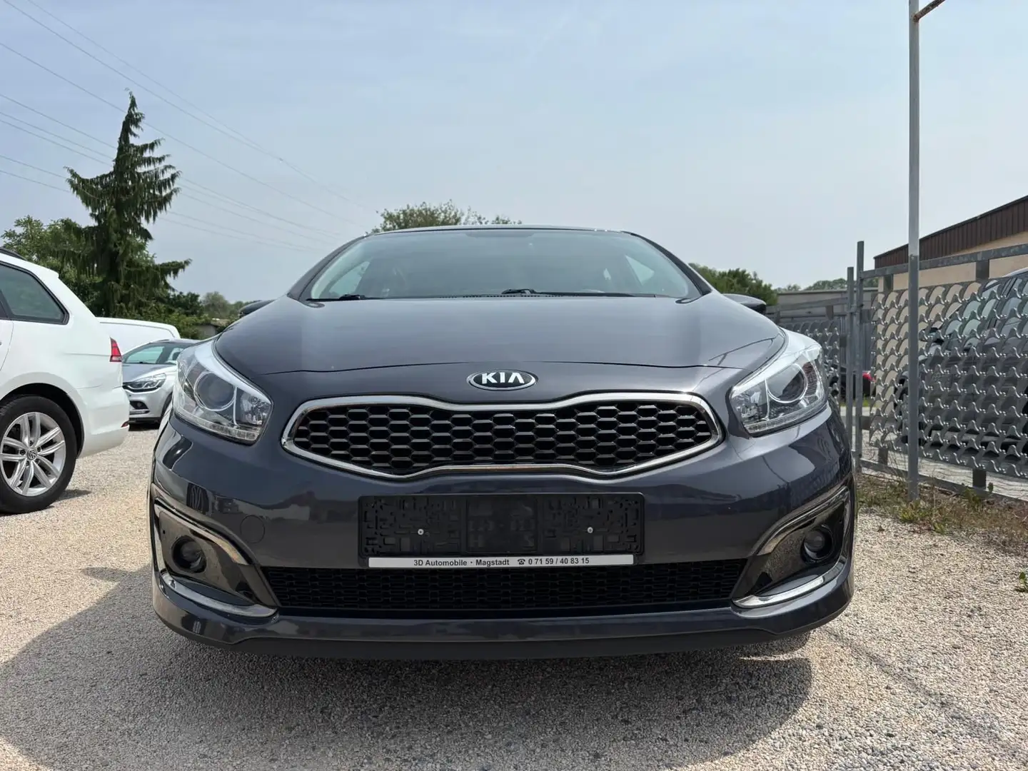 Kia Ceed / cee'd 53441Km Orig. Navi,Kamera,gepfl. Gris - 2
