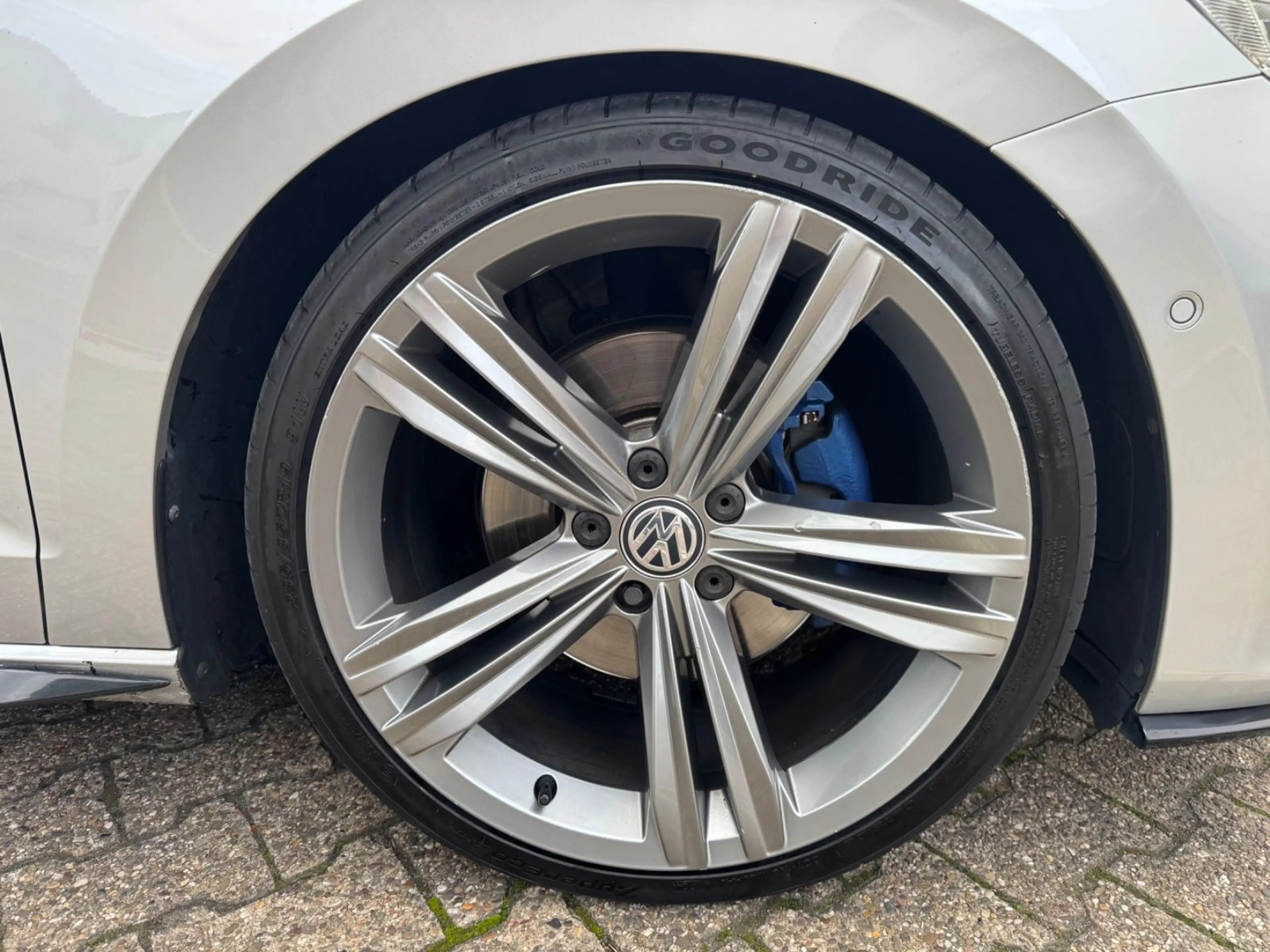 Volkswagen Touran 2.0 TDI R-LINE*7-SITZE*DSG*LED*STANDHEIZU — photo 11