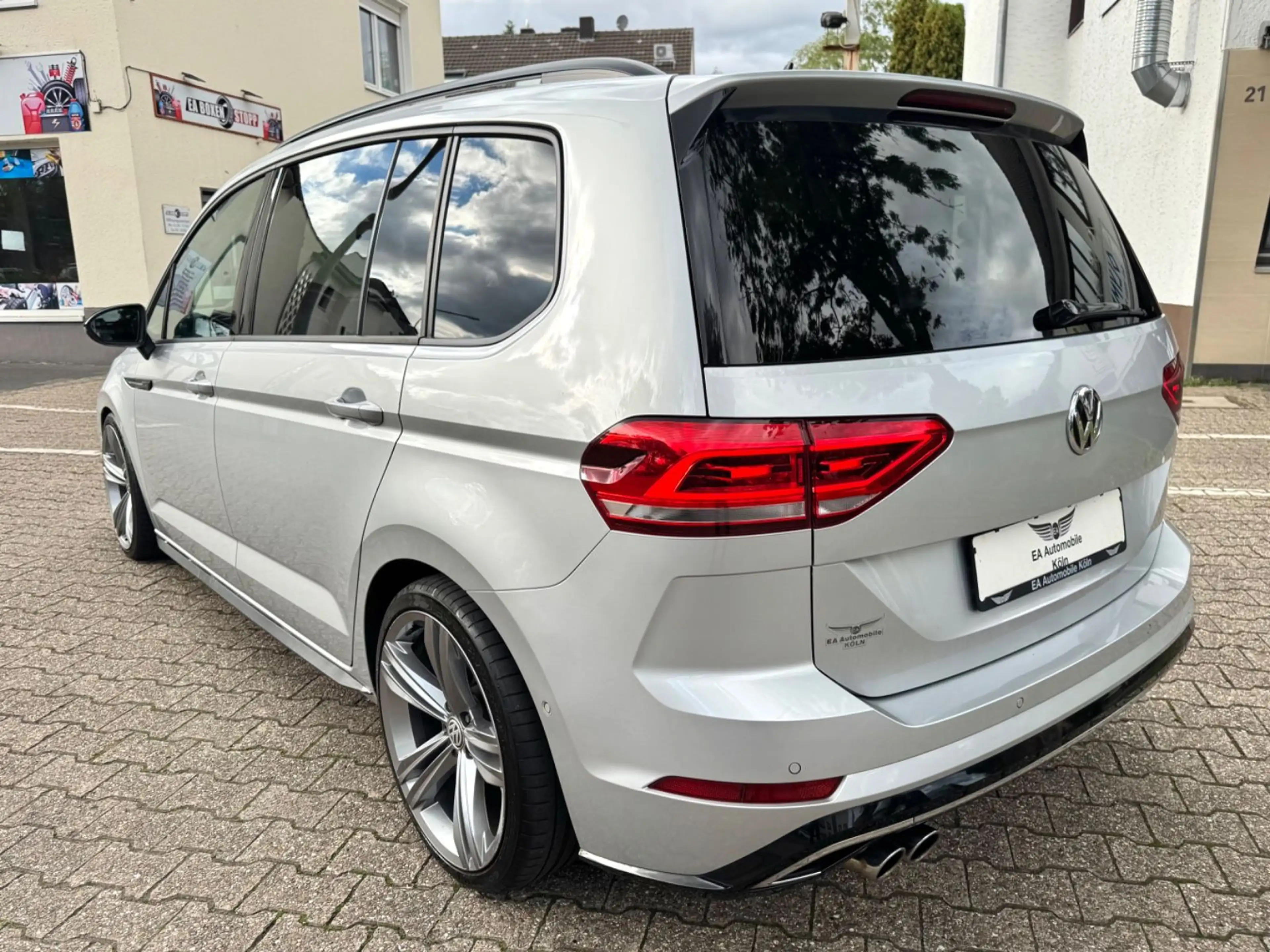 Volkswagen Touran 2.0 TDI R-LINE*7-SITZE*DSG*LED*STANDHEIZU — photo 7